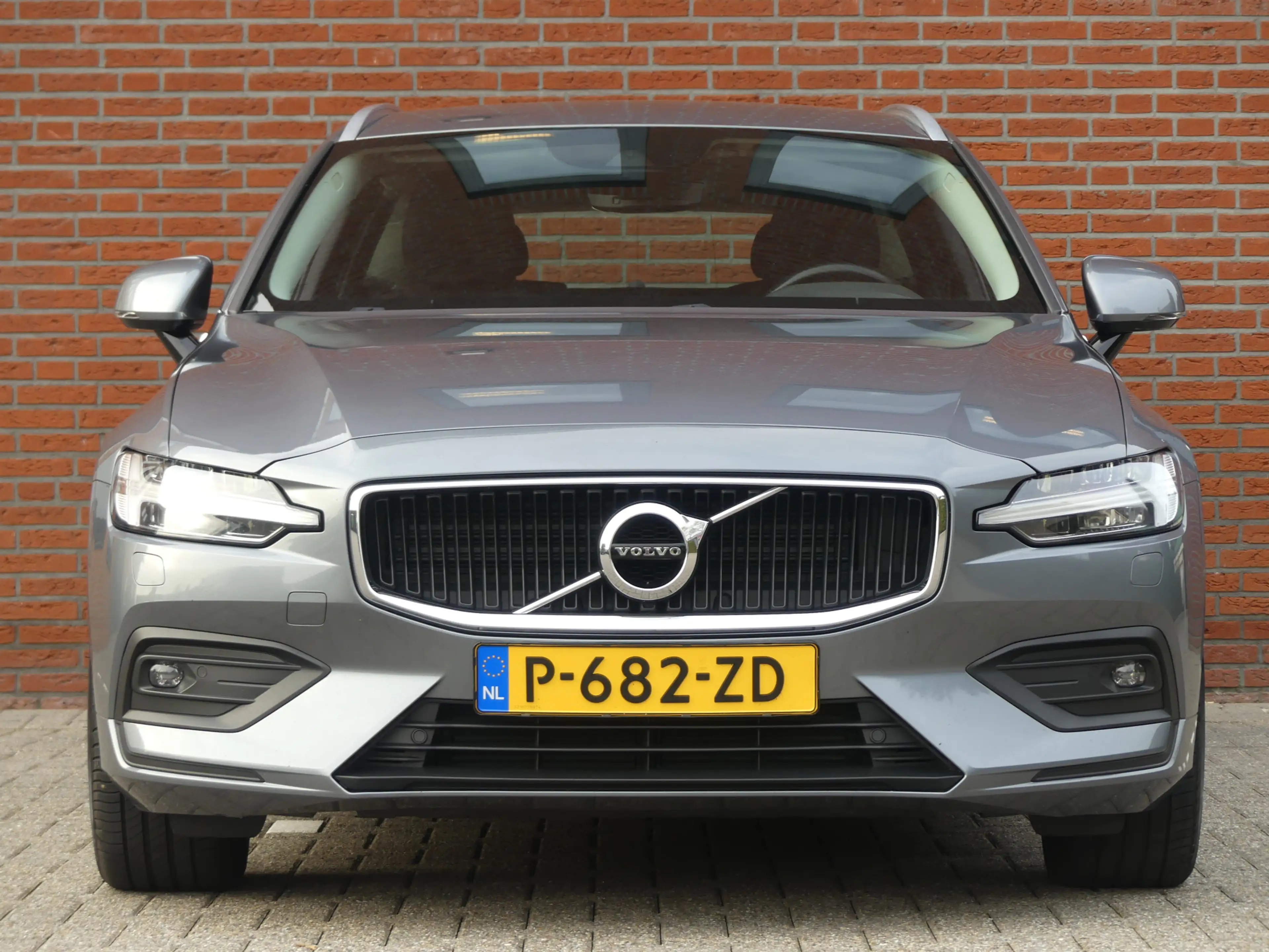 Volvo V60 2.0 B4 Momentum Trekhaak/LED/PDC/Navigatie — photo 27