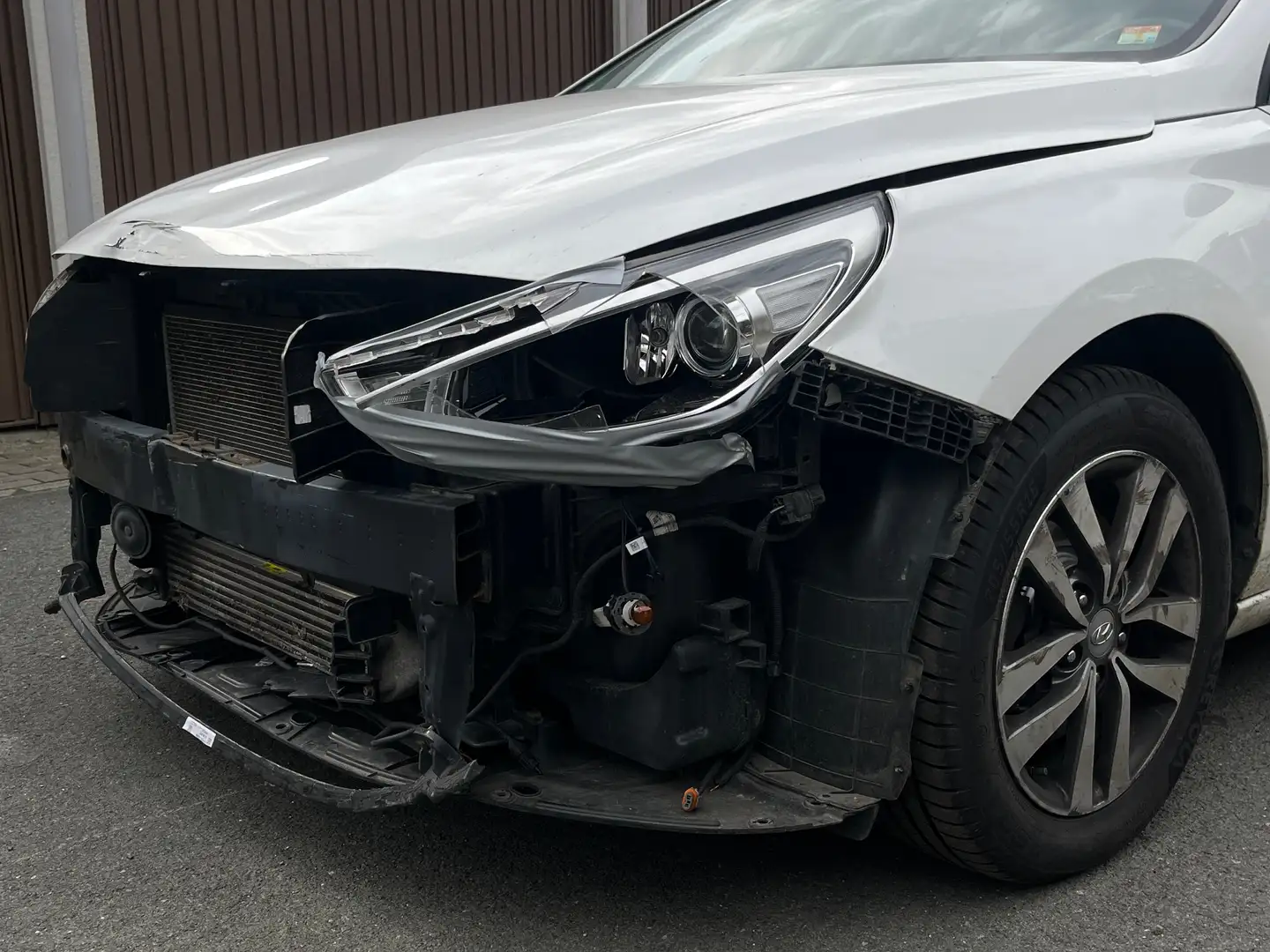 Hyundai i30 Family + 1.6 CRDI NAVI ANHÄNG. FAHRASSISTENZ - 2