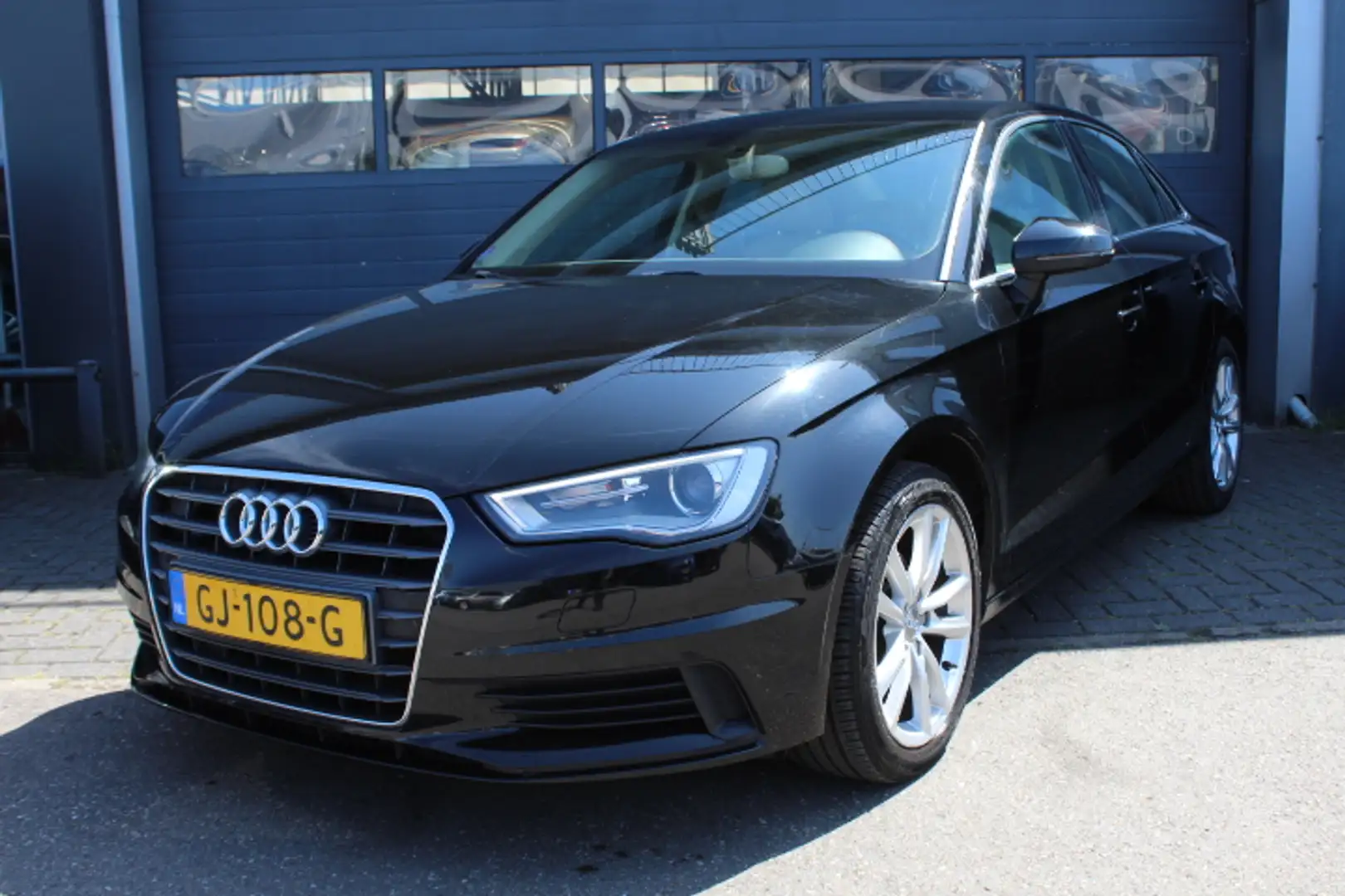 Audi A3 Limousine 1.4 TFSI CoD Ambiente Pro Line Plus Auto Negro - 1