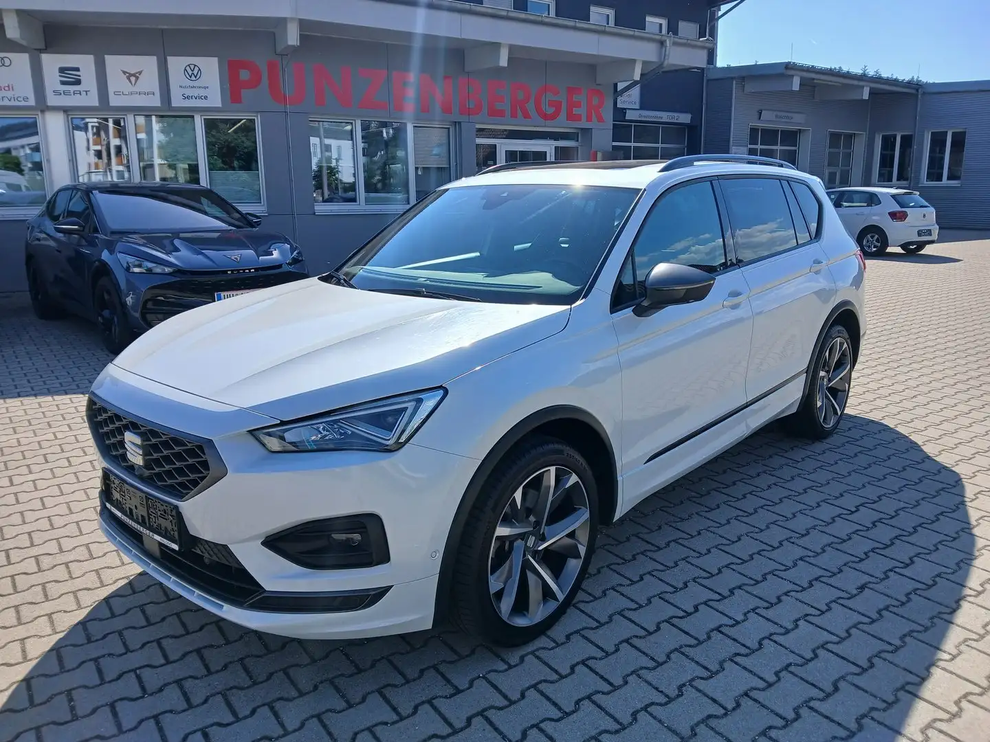 SEAT Tarraco FR 2.0 TDI DSG 4Drive Weiß - 1