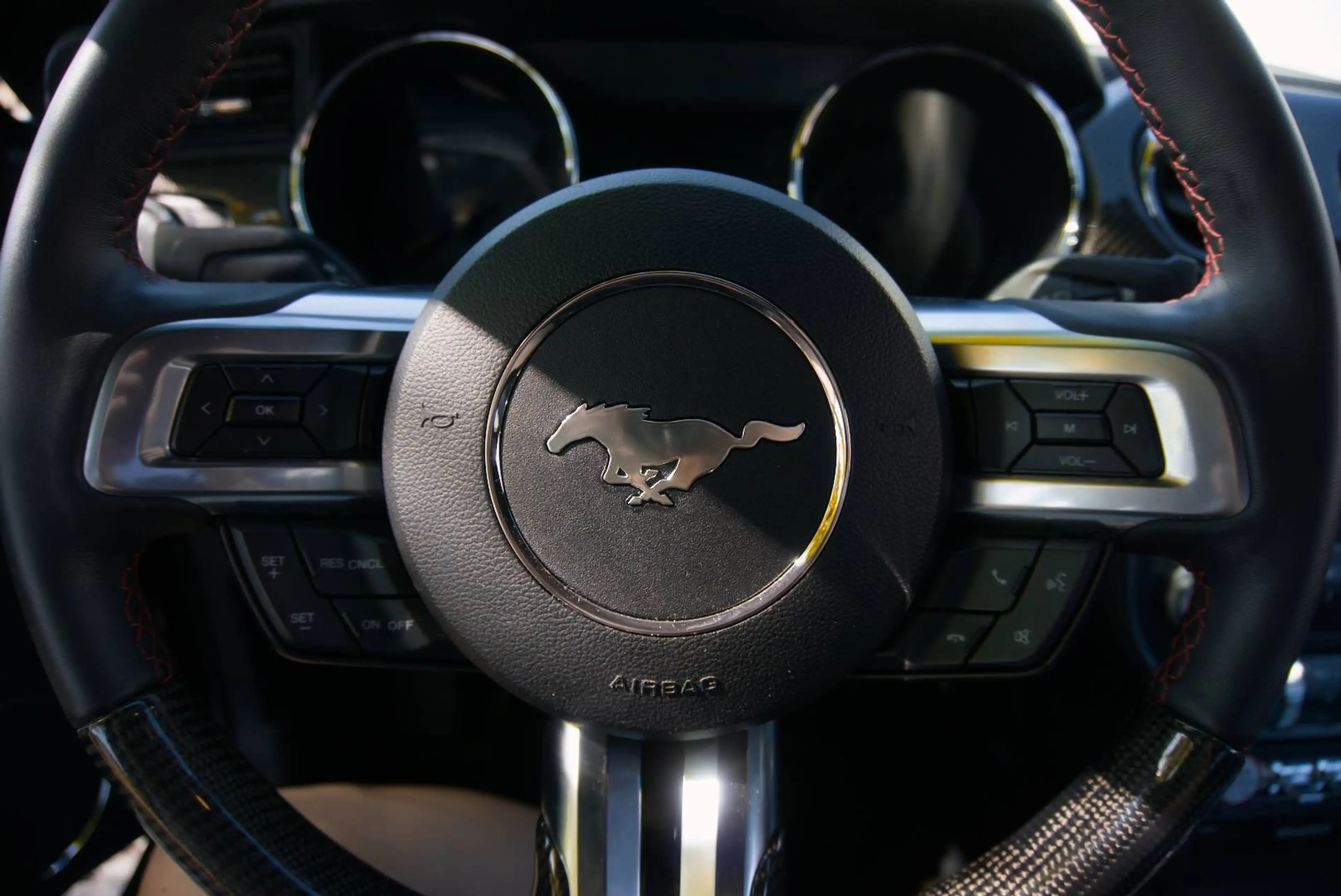 Ford Mustang Mustang 5.0 V8 GT California Special — photo 12