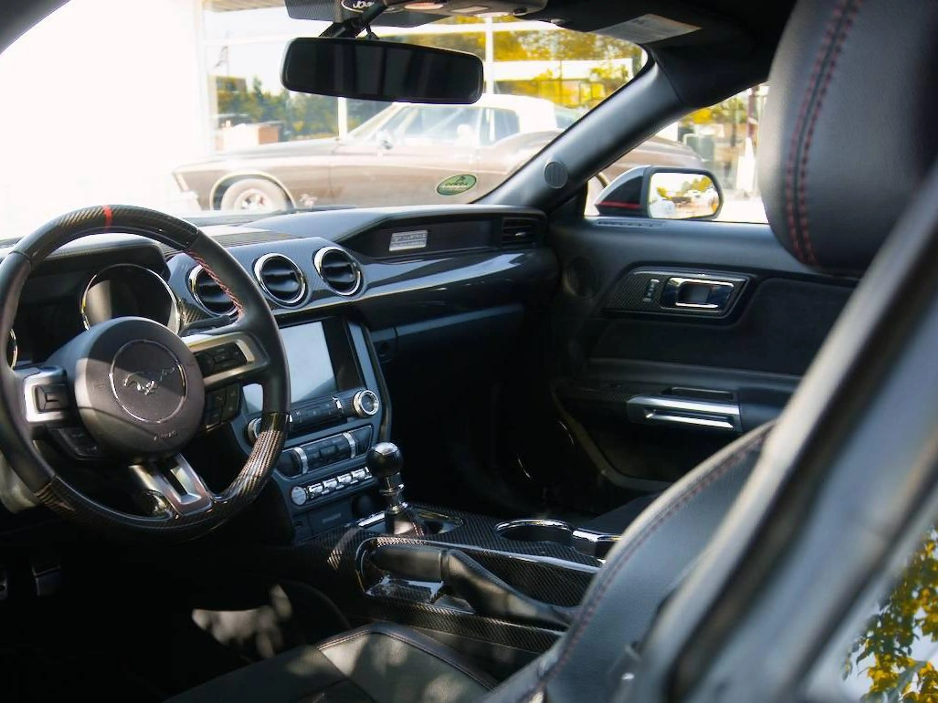Ford Mustang Mustang 5.0 V8 GT California Special — photo 11