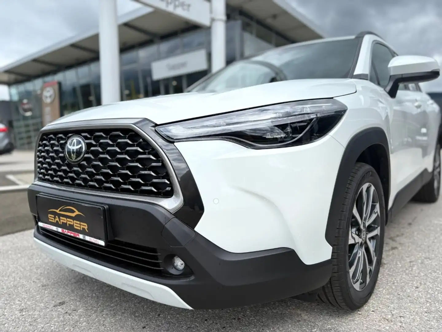 Toyota Corolla Cross 2,0 Hybrid Active Drive AWD Blanco - 2