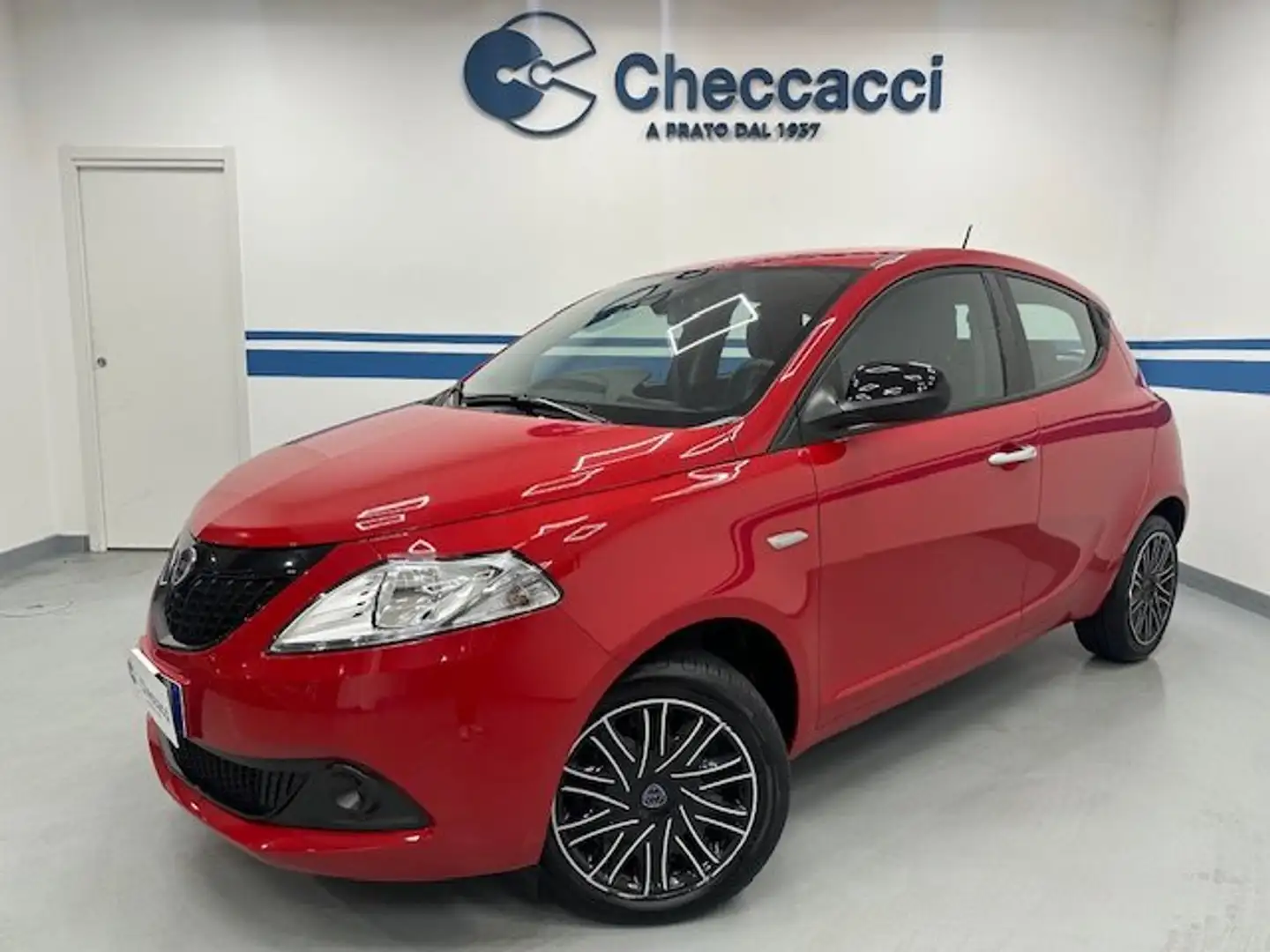 Lancia Ypsilon 1.0  hybrid* 2024 * 10.000 KM * NEOPATENTATI * - 1