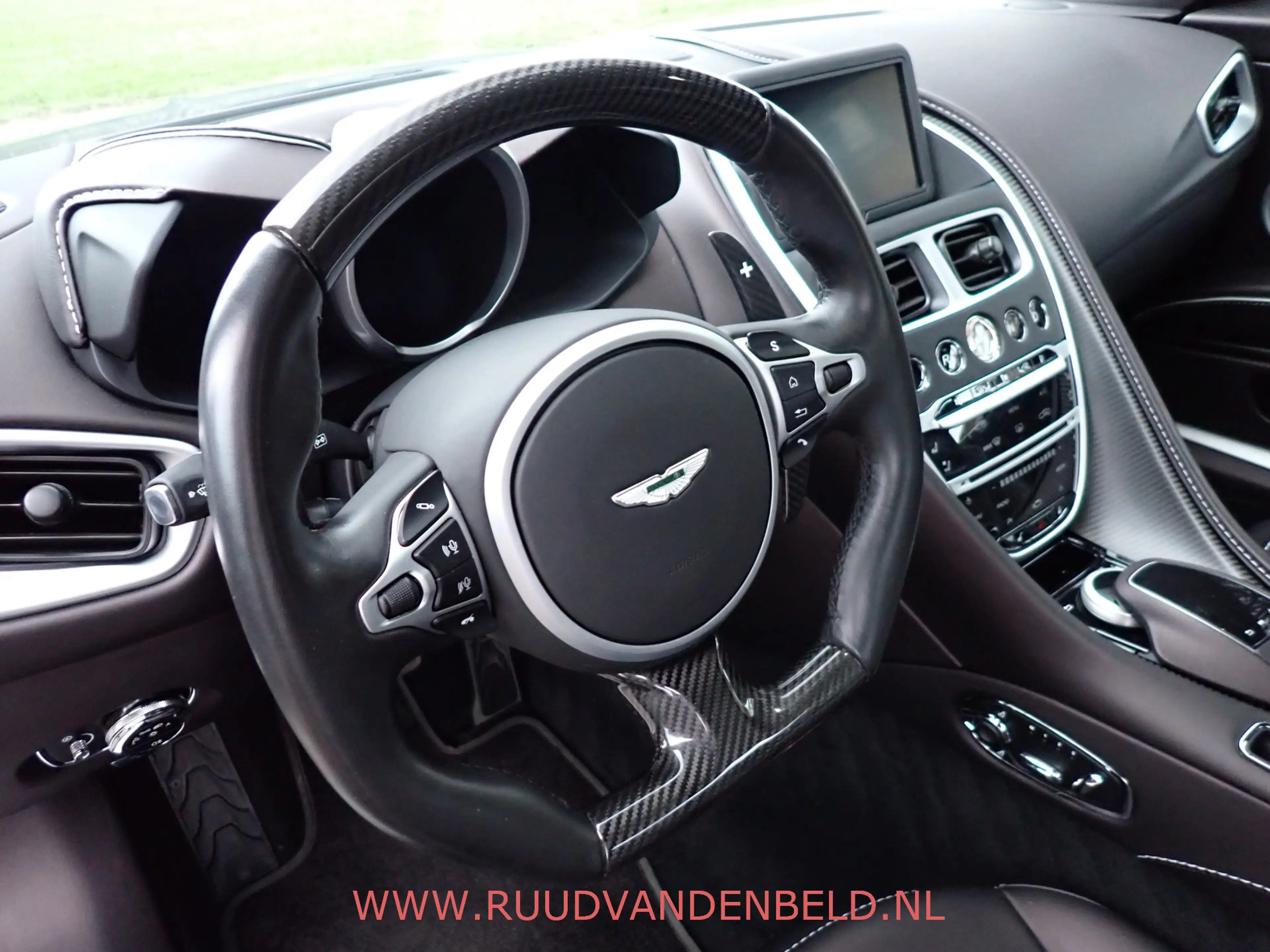 Aston Martin DBS 5.2 V12 Superleggera CERAMIC / CARBON-PAKKET — photo 27
