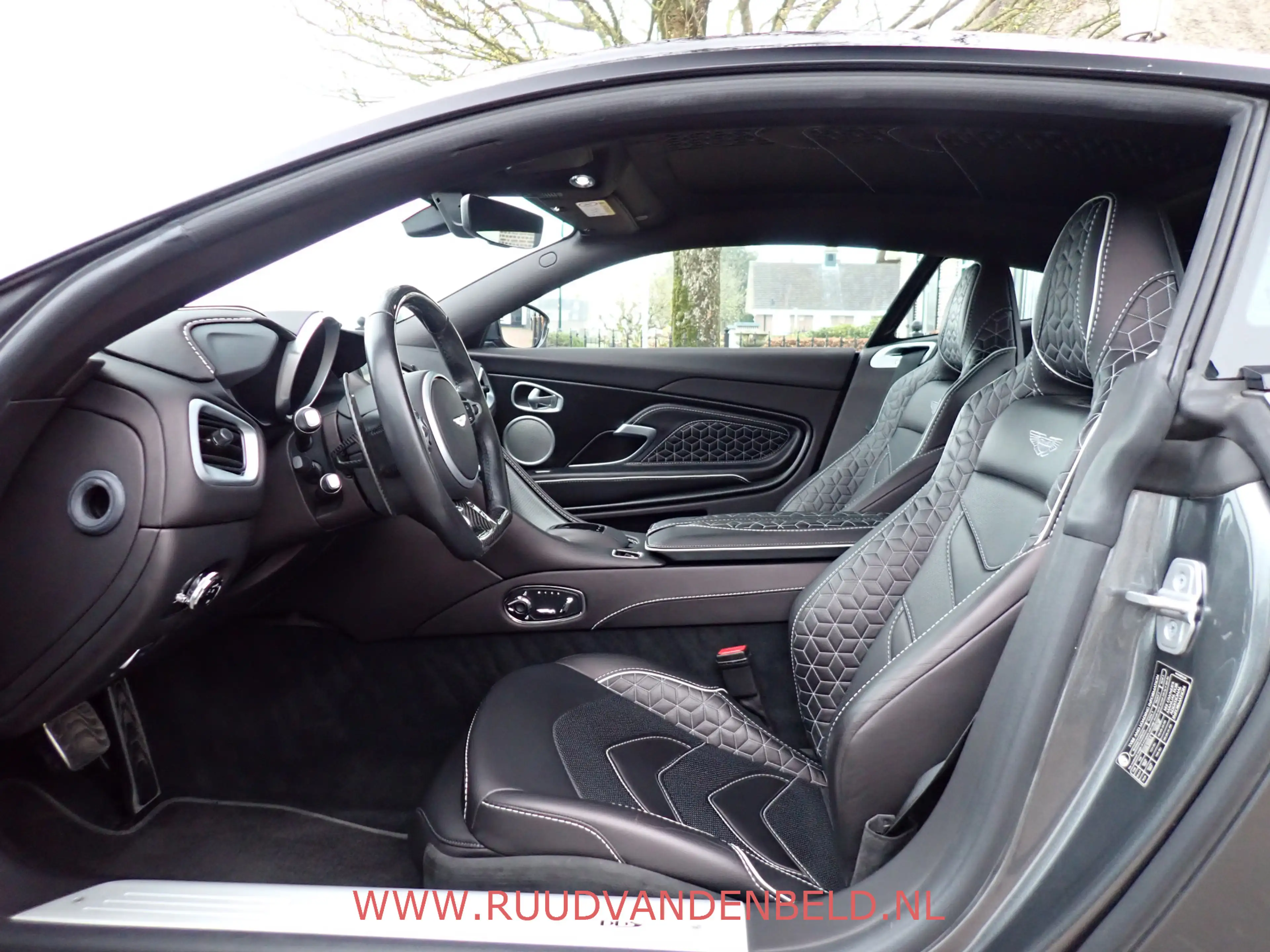 Aston Martin DBS 5.2 V12 Superleggera CERAMIC / CARBON-PAKKET — photo 10