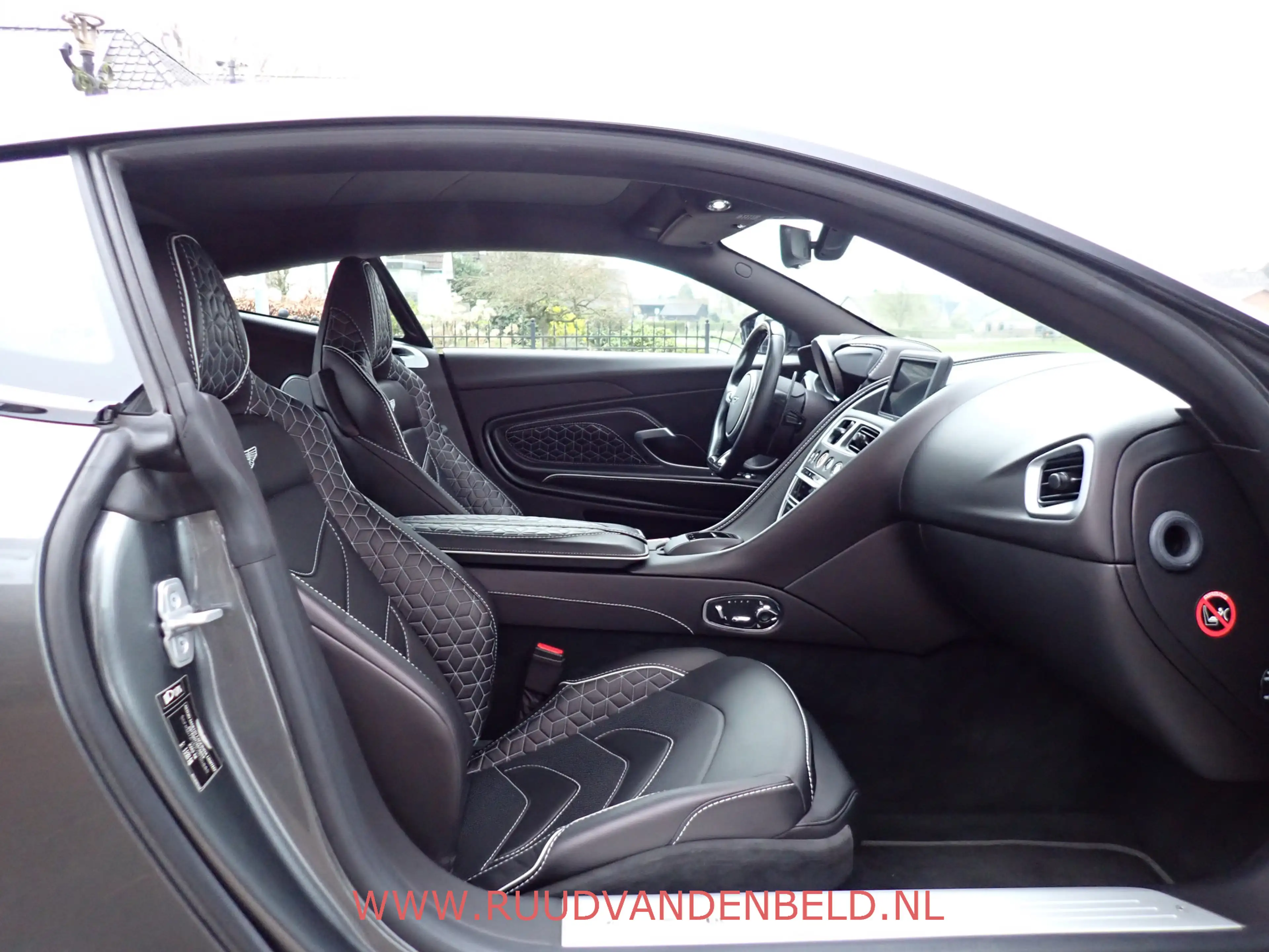 Aston Martin DBS 5.2 V12 Superleggera CERAMIC / CARBON-PAKKET — photo 23