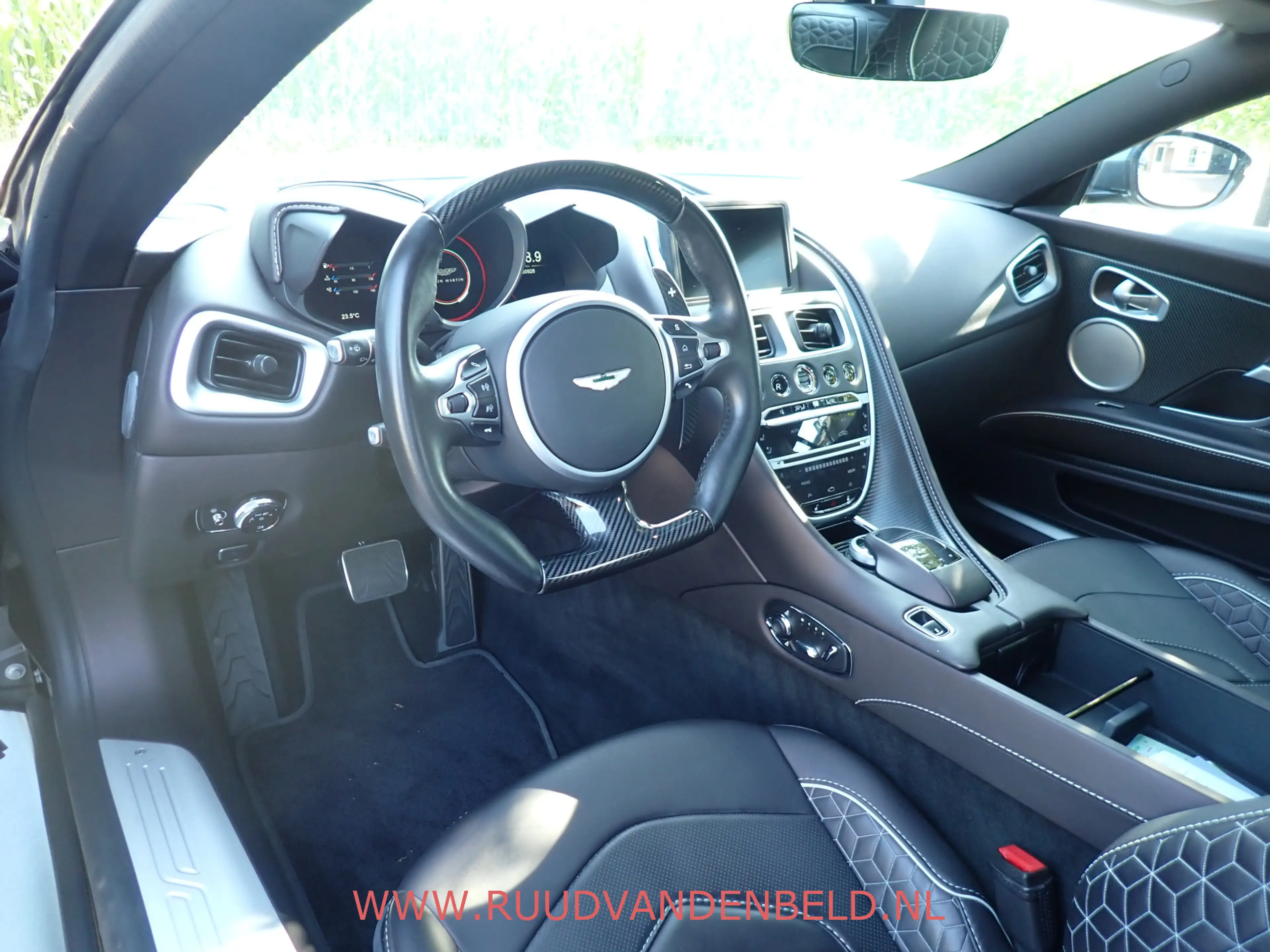 Aston Martin DBS 5.2 V12 Superleggera CERAMIC / CARBON-PAKKET — photo 9