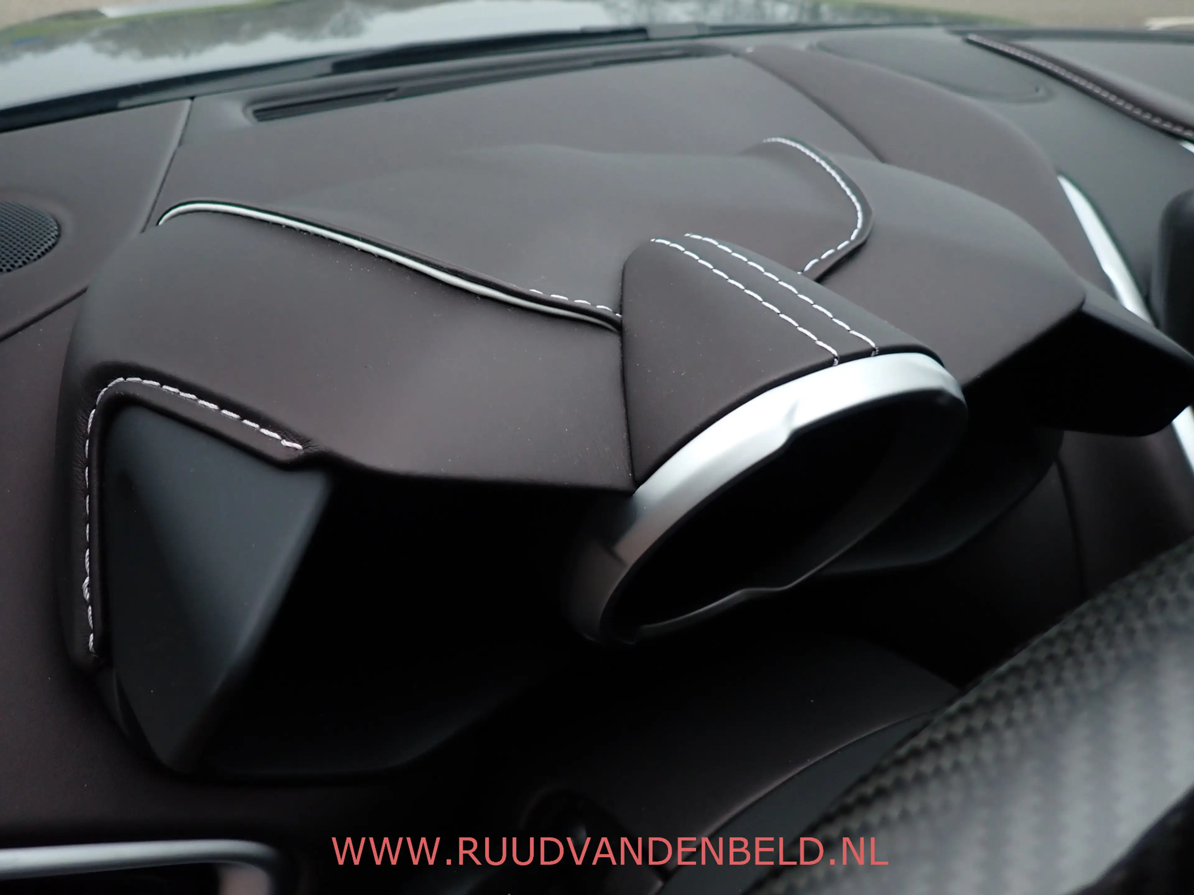 Aston Martin DBS 5.2 V12 Superleggera CERAMIC / CARBON-PAKKET — photo 34