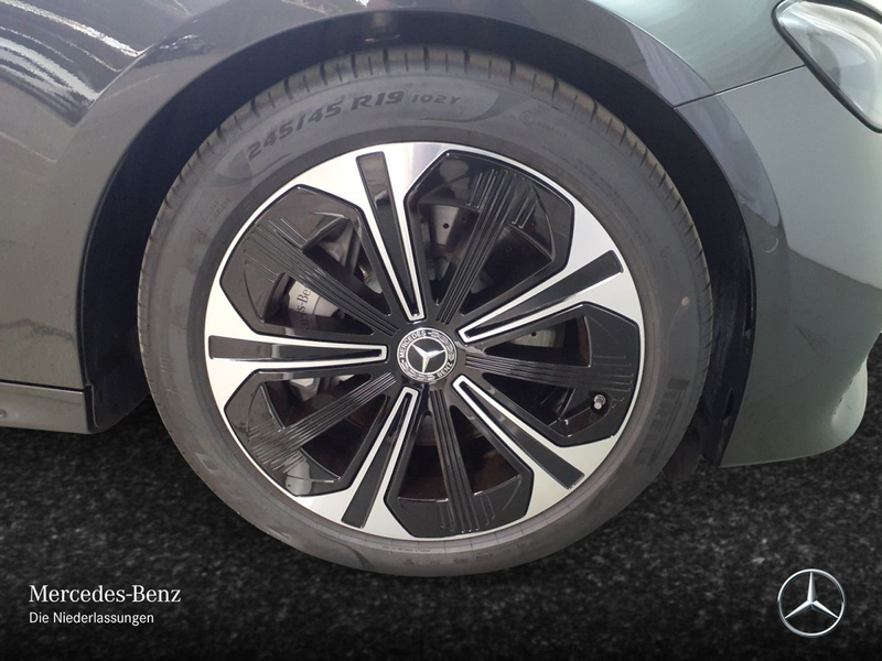 Mercedes-Benz E 300 e T Hybrid Avantgarde Fahrass 360° Distr. 9G — photo 6