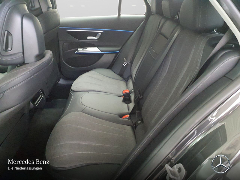 Mercedes-Benz E 300 e T Hybrid Avantgarde Fahrass 360° Distr. 9G — photo 12