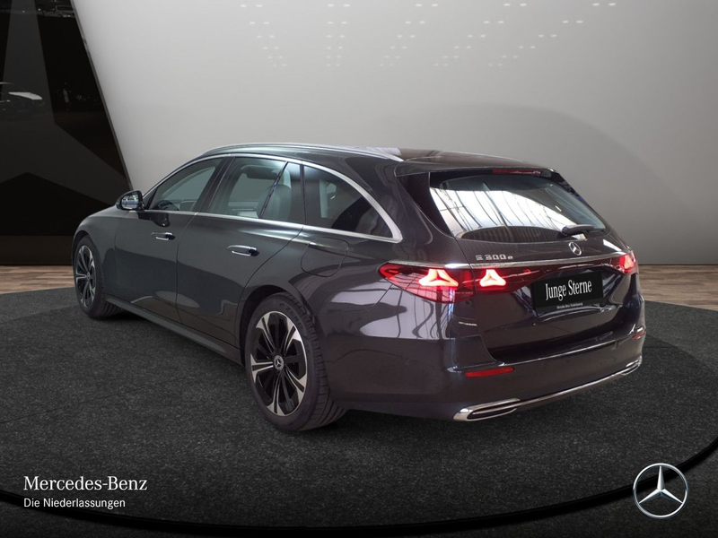 Mercedes-Benz E 300 e T Hybrid Avantgarde Fahrass 360° Distr. 9G — photo 10