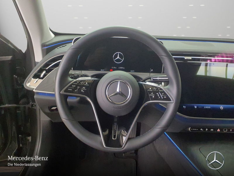 Mercedes-Benz E 300 e T Hybrid Avantgarde Fahrass 360° Distr. 9G — photo 14