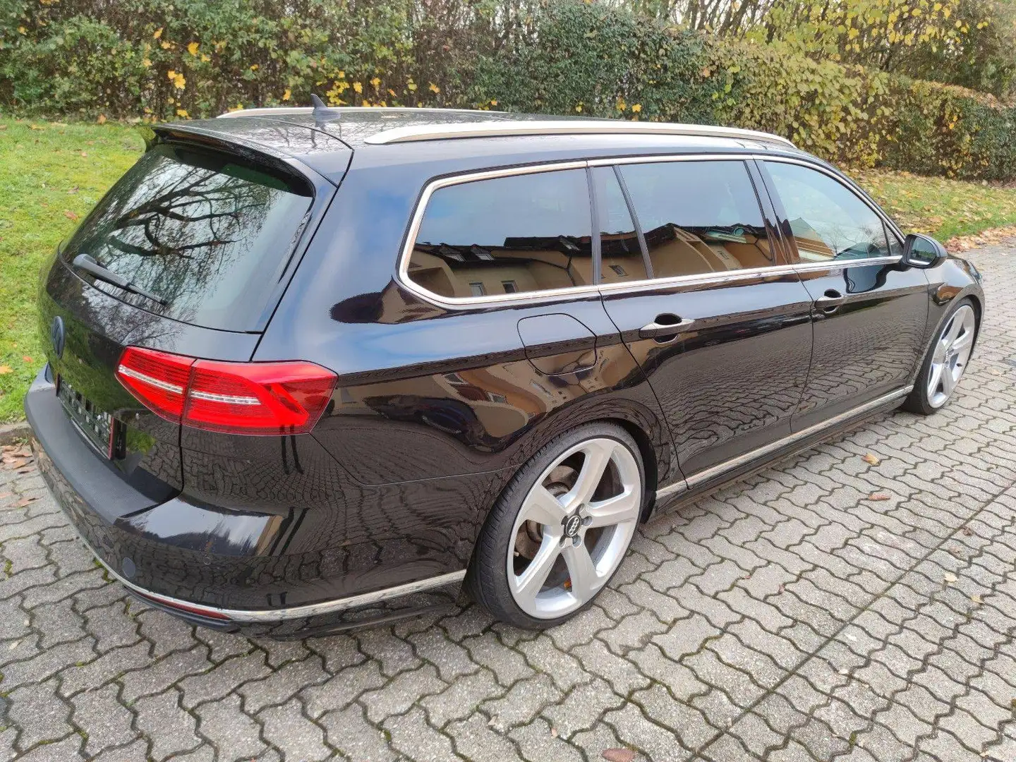 Volkswagen Passat Variant Passat Variant 2,0 TDI SCR DSG Schwarz - 2