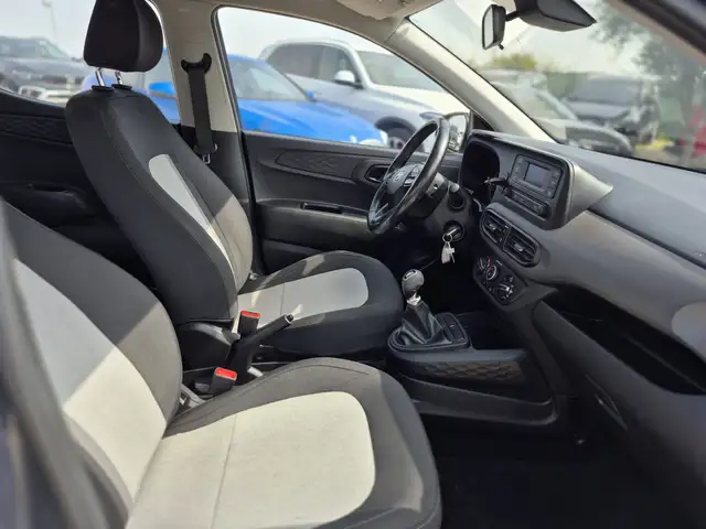 Hyundai I10 view 7