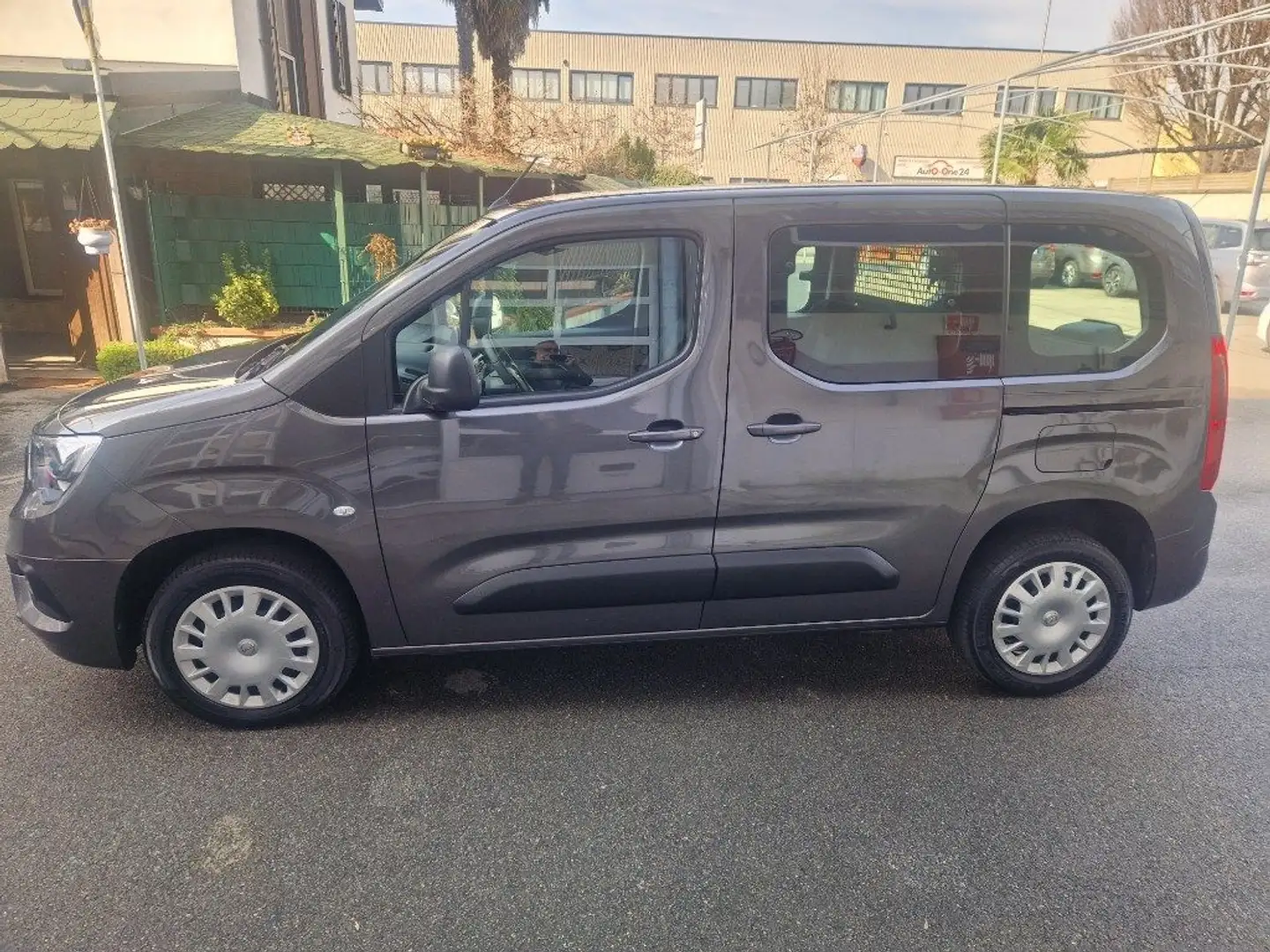 Opel Combo Life 1.5D 100 CV S&S MT6 Edition N1 Grigio - 1