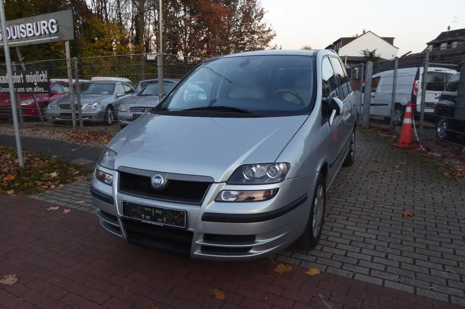 Fiat Ulysse 2.0 16V Emotion/ TV/ 4 Z.Klima/ 6xKopf! Grijs - 1