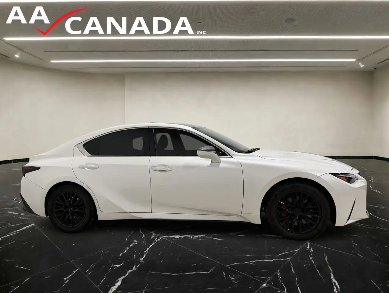 Lexus IS снимка Lexus IS