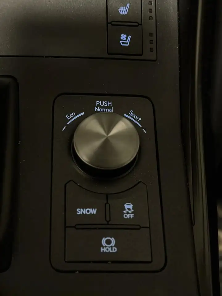 Lexus IS снимка Lexus IS