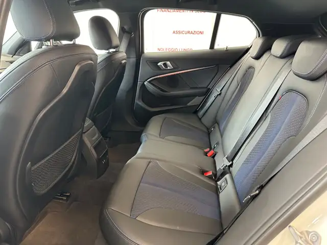 BMW 1 Series view 7
