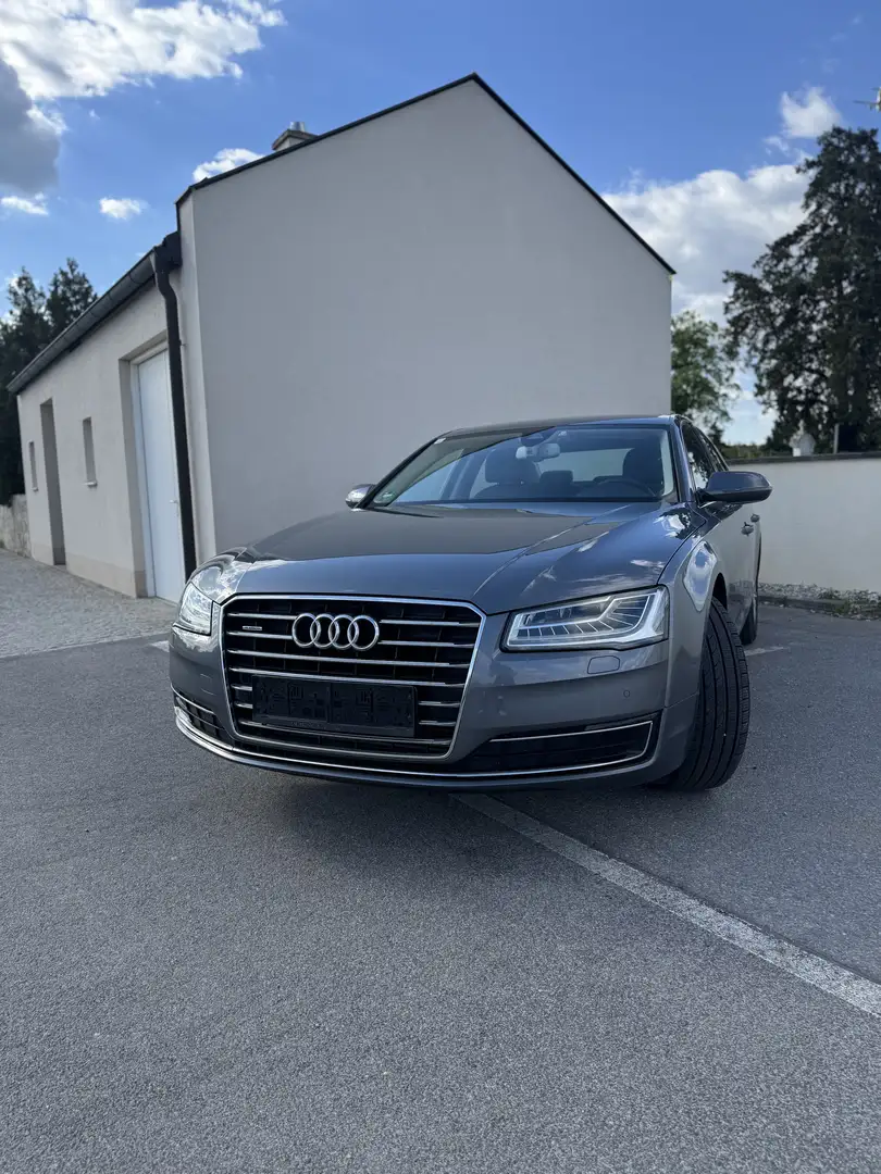Audi A8 3,0 TDI clean Diesel lang quattro Tiptronic Grau - 1