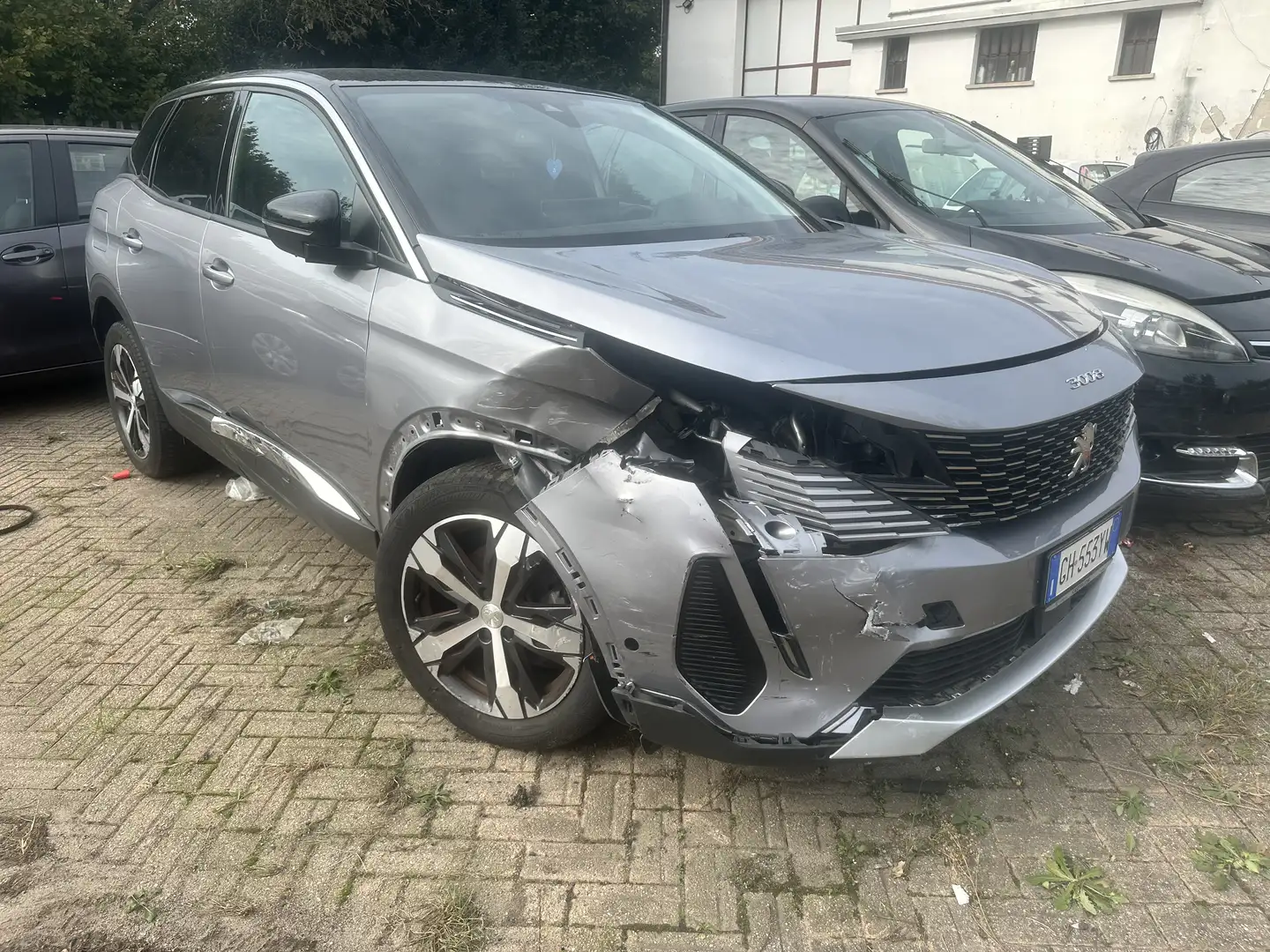 Peugeot 3008 1.2 bnz. GT / cinghia fatta/ airbag ok/ va in moto Grigio - 2