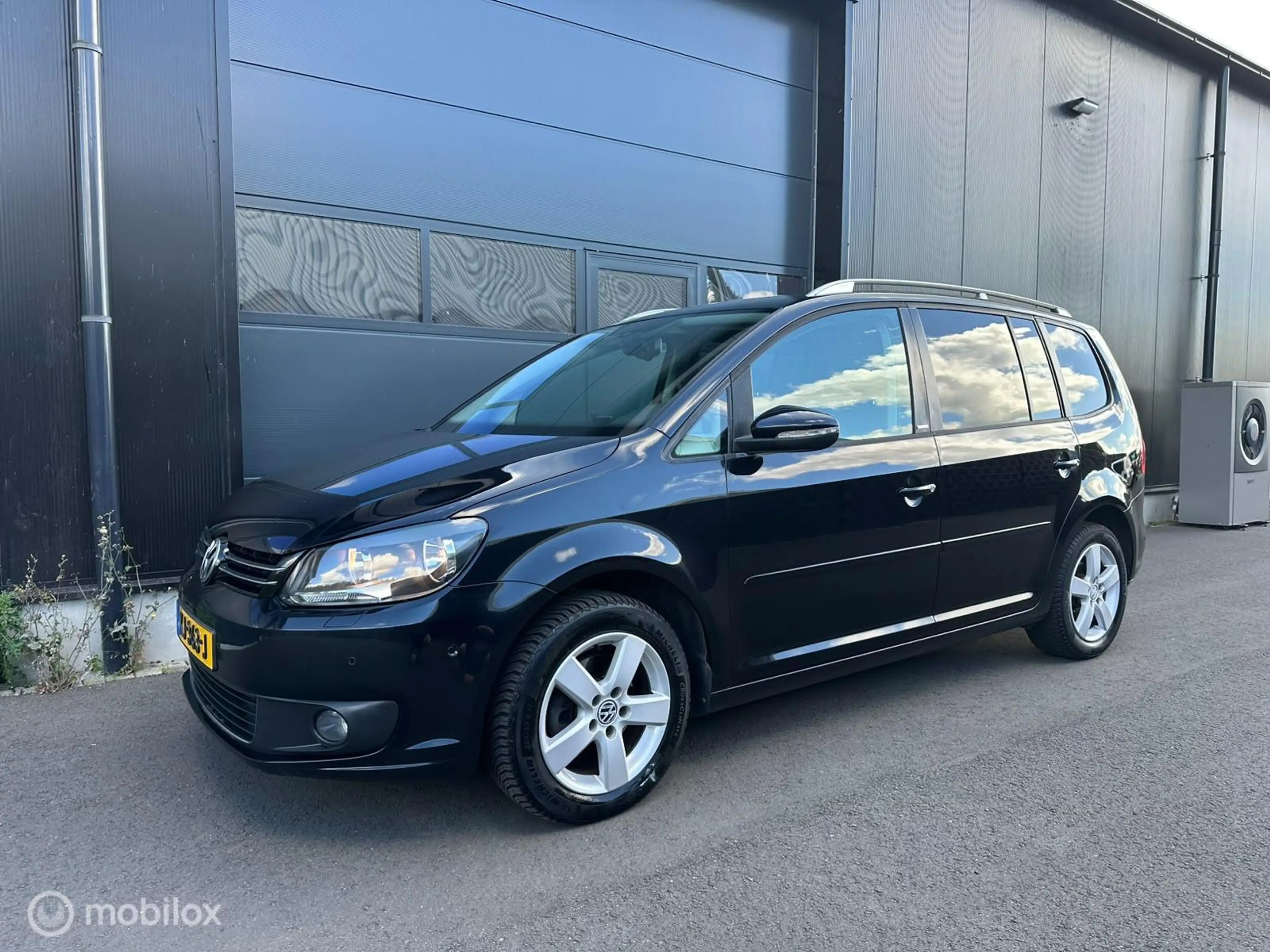 Volkswagen Touran 1.4 TSI Highline 7p. — photo 2