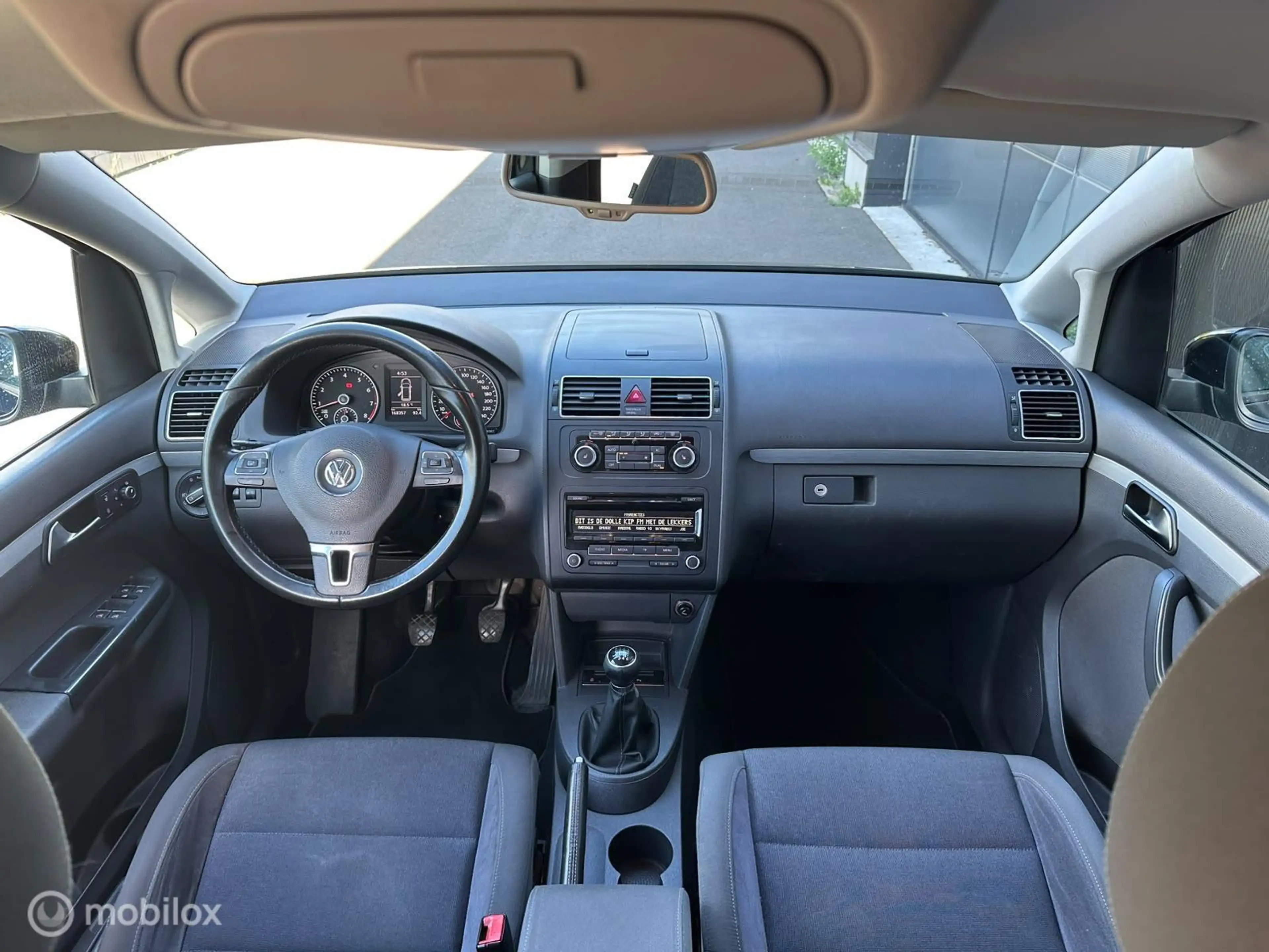 Volkswagen Touran 1.4 TSI Highline 7p. — photo 9