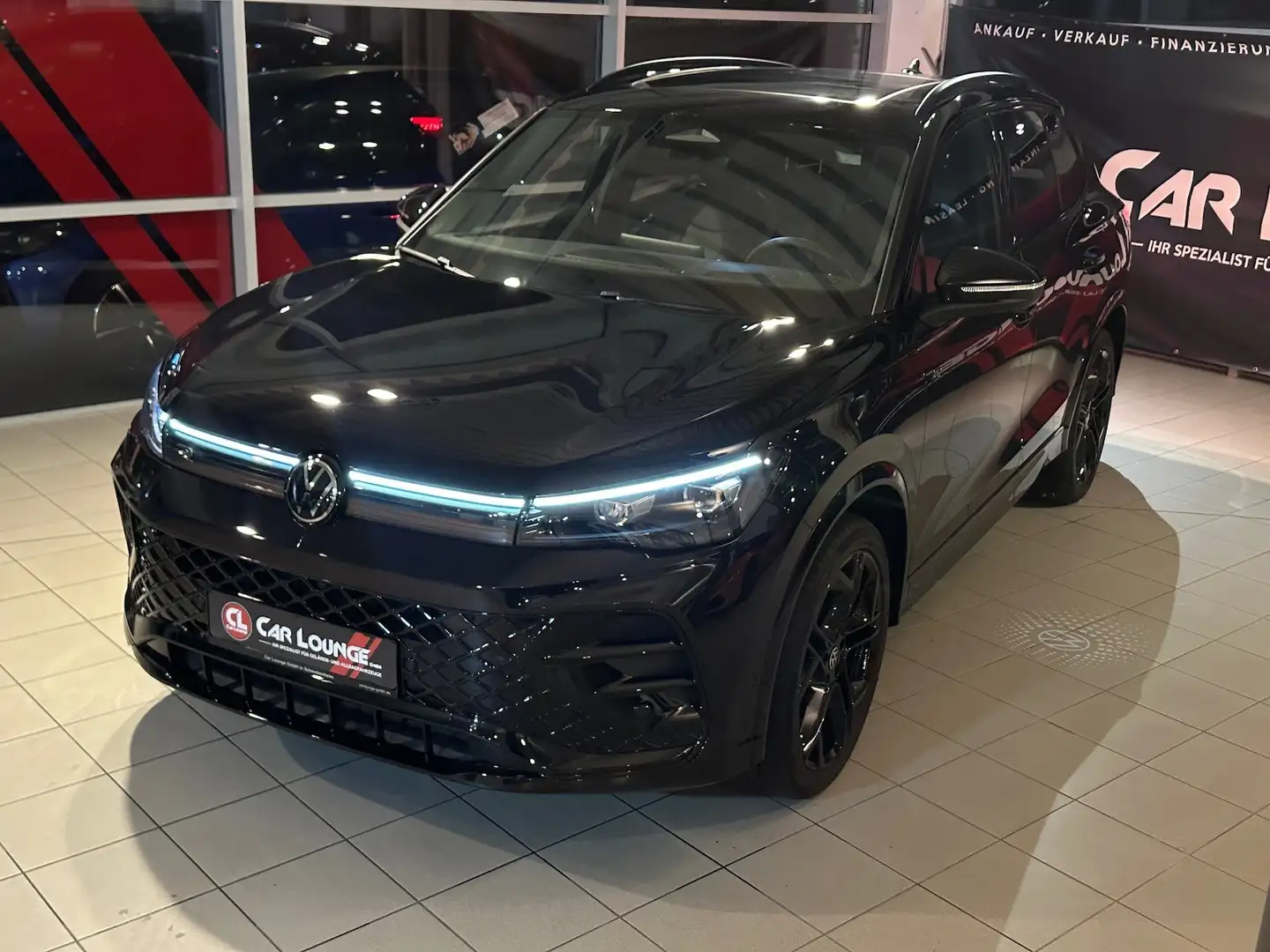 Volkswagen Tiguan 1.5 eTSI 110 kW R-Line |Massage|Pano|Black-Style| Schwarz - 1