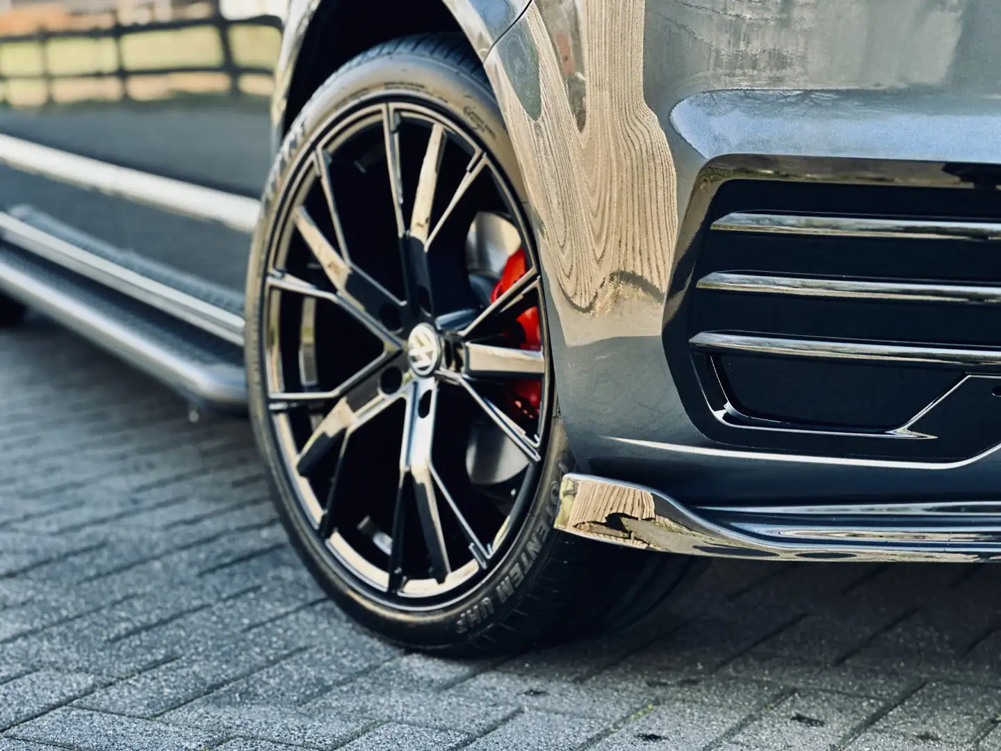 Volkswagen T6.1 Transporter 2.0 TDI 150pk | DSG | Exclusive | Lang | Spoilerse Gri - 2