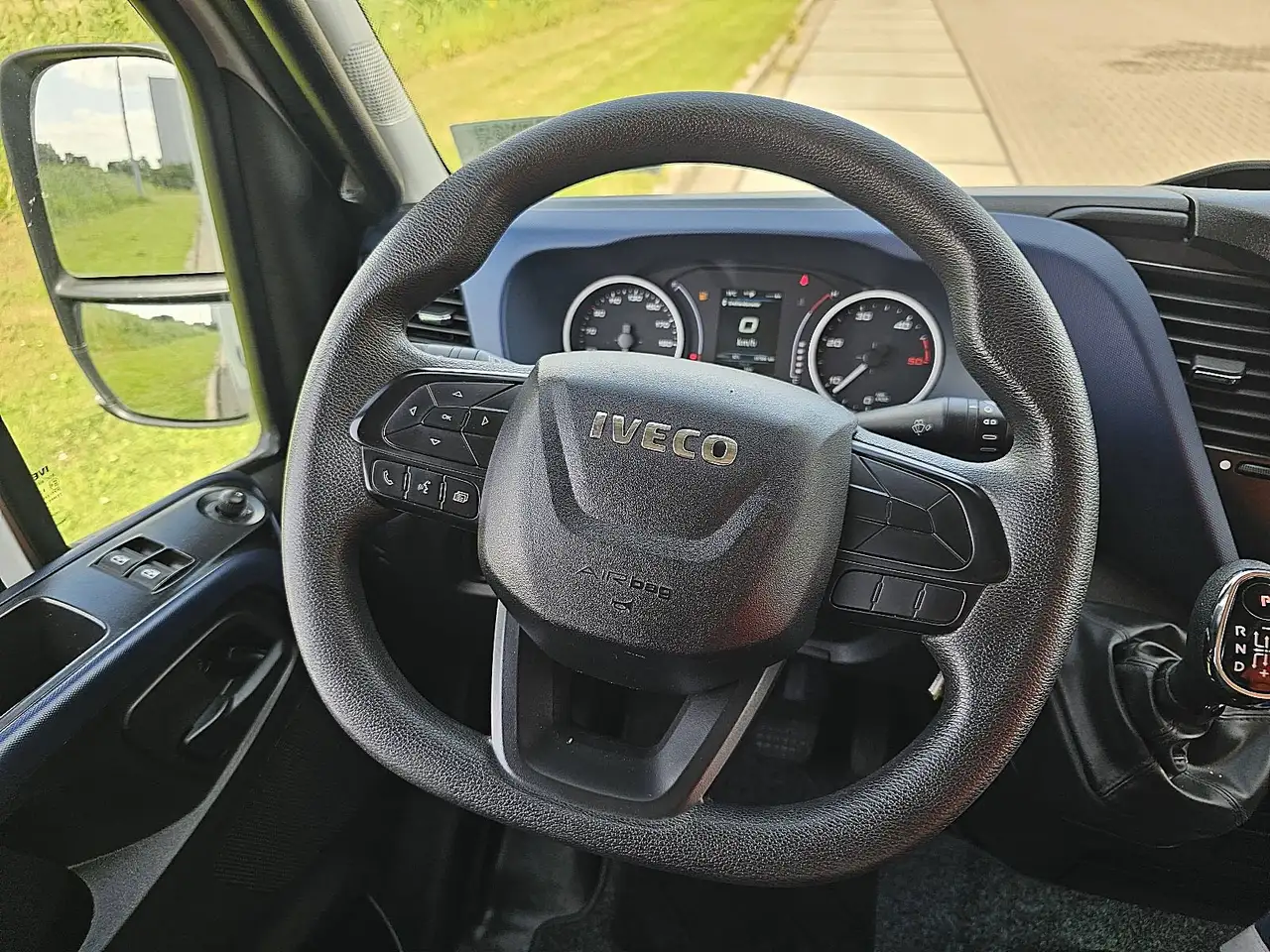 Iveco Daily 2021 — фото 10