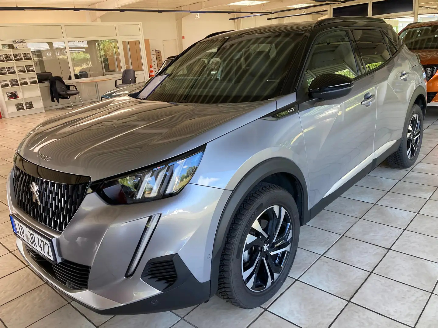Peugeot 2008 GT Grau - 1