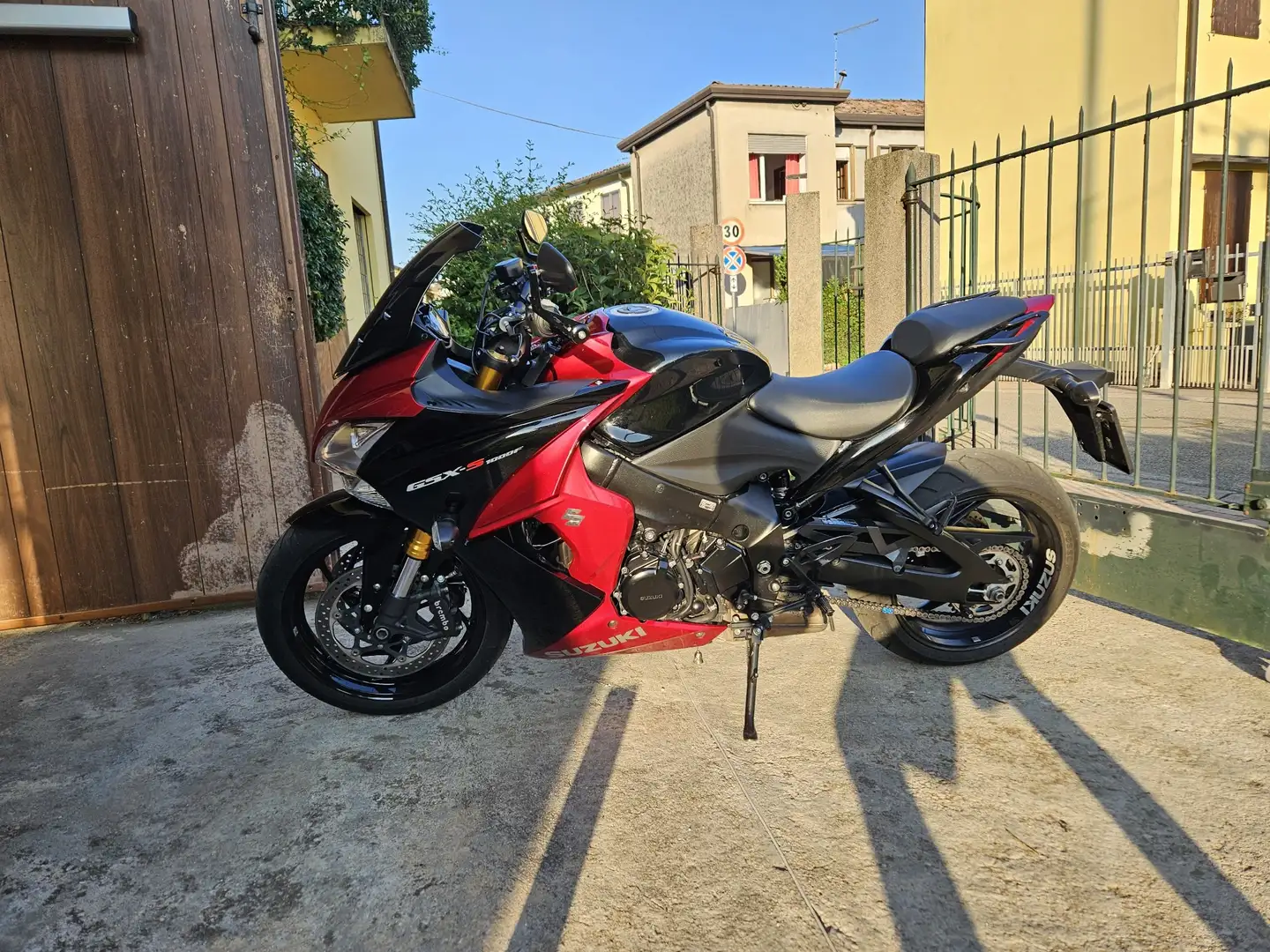 Suzuki GSX-S 1000 F ABS Rouge - 1