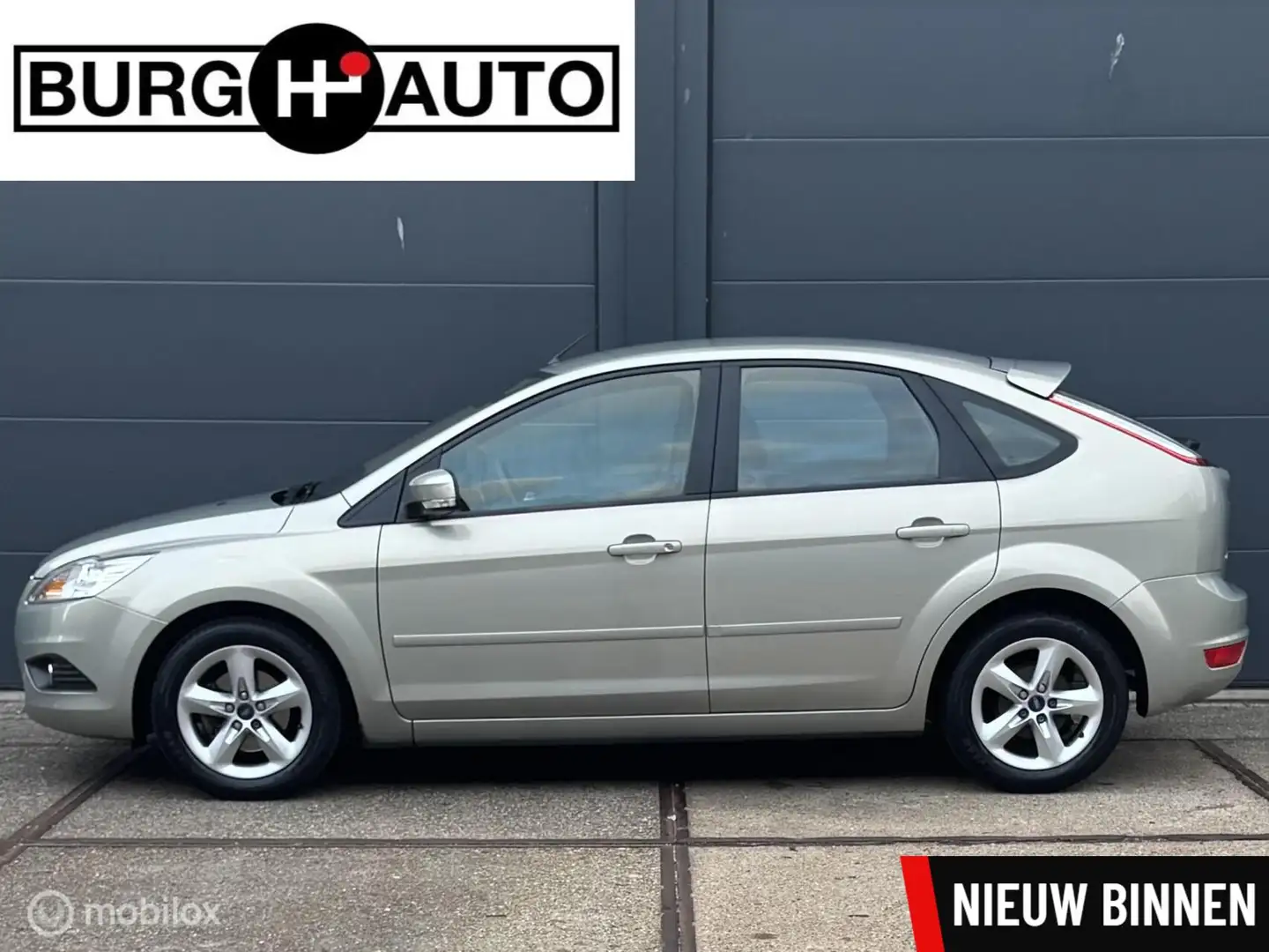 Ford Focus 1.6 Trend 5 deurs - AIRCO - LM VELGEN - VERWARMDE Grijs - 1