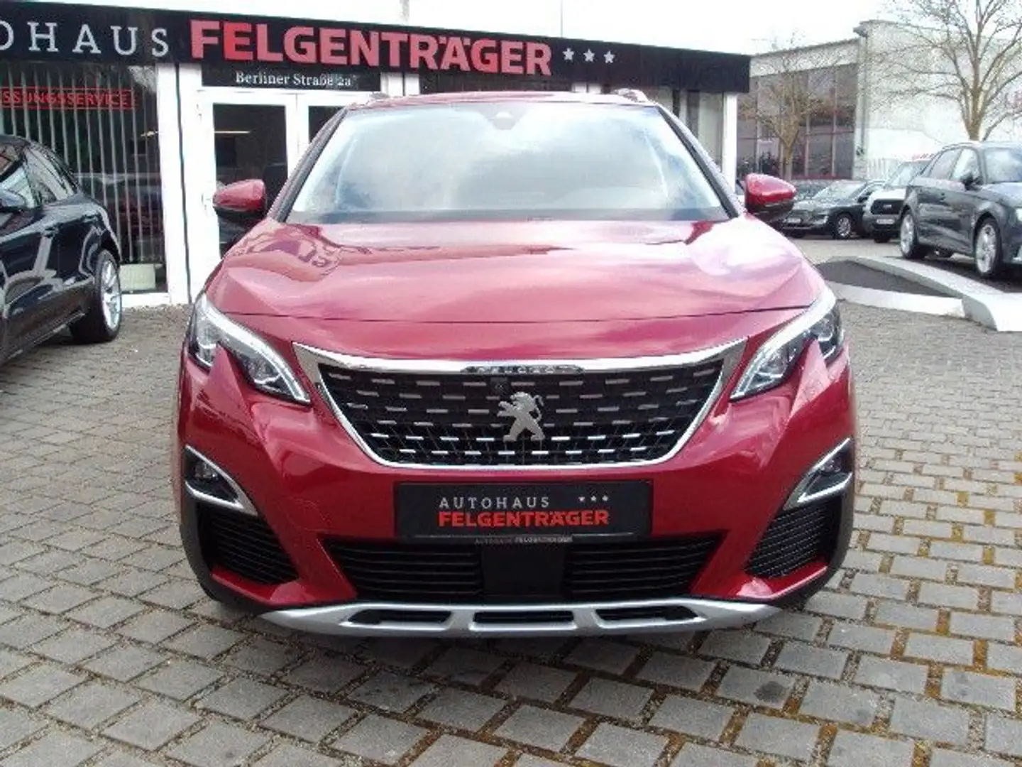 Peugeot 3008 1.2 PureTech 130 "Allure" Rot - 2
