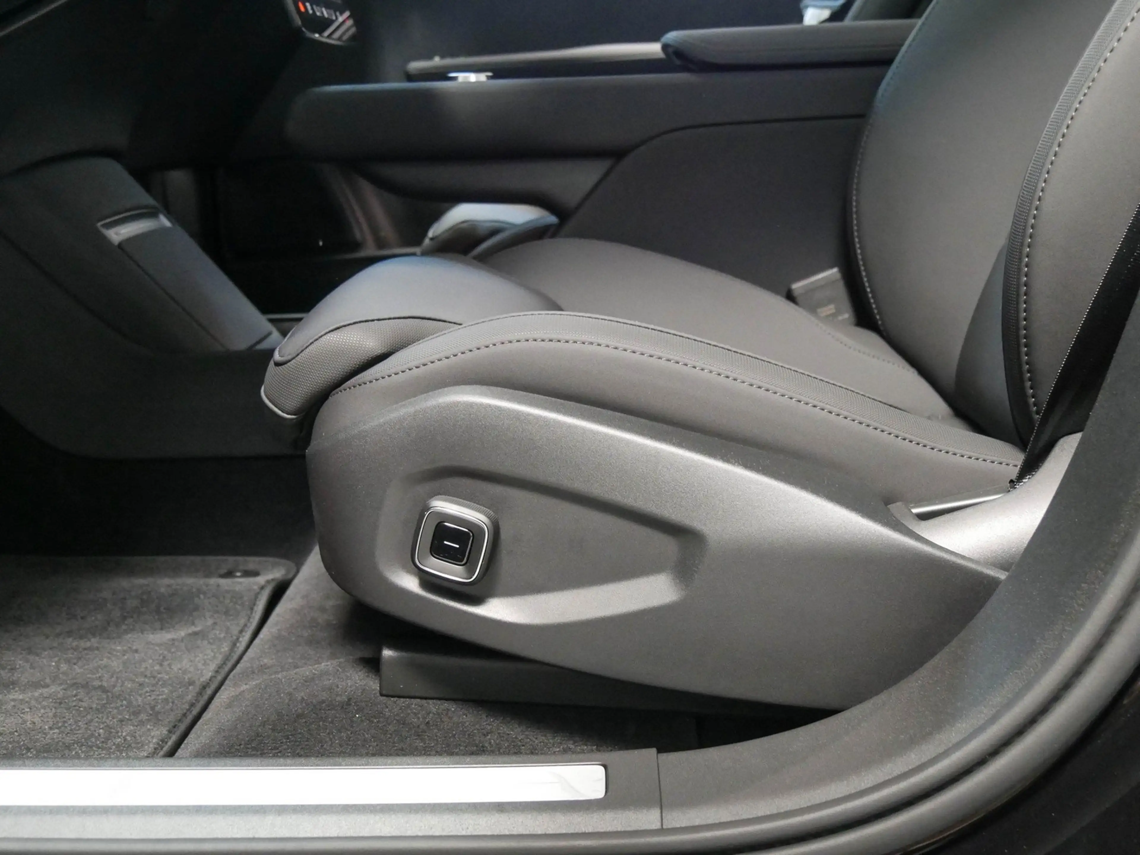 Polestar 3 LRS *Pilot* *Space* — photo 11