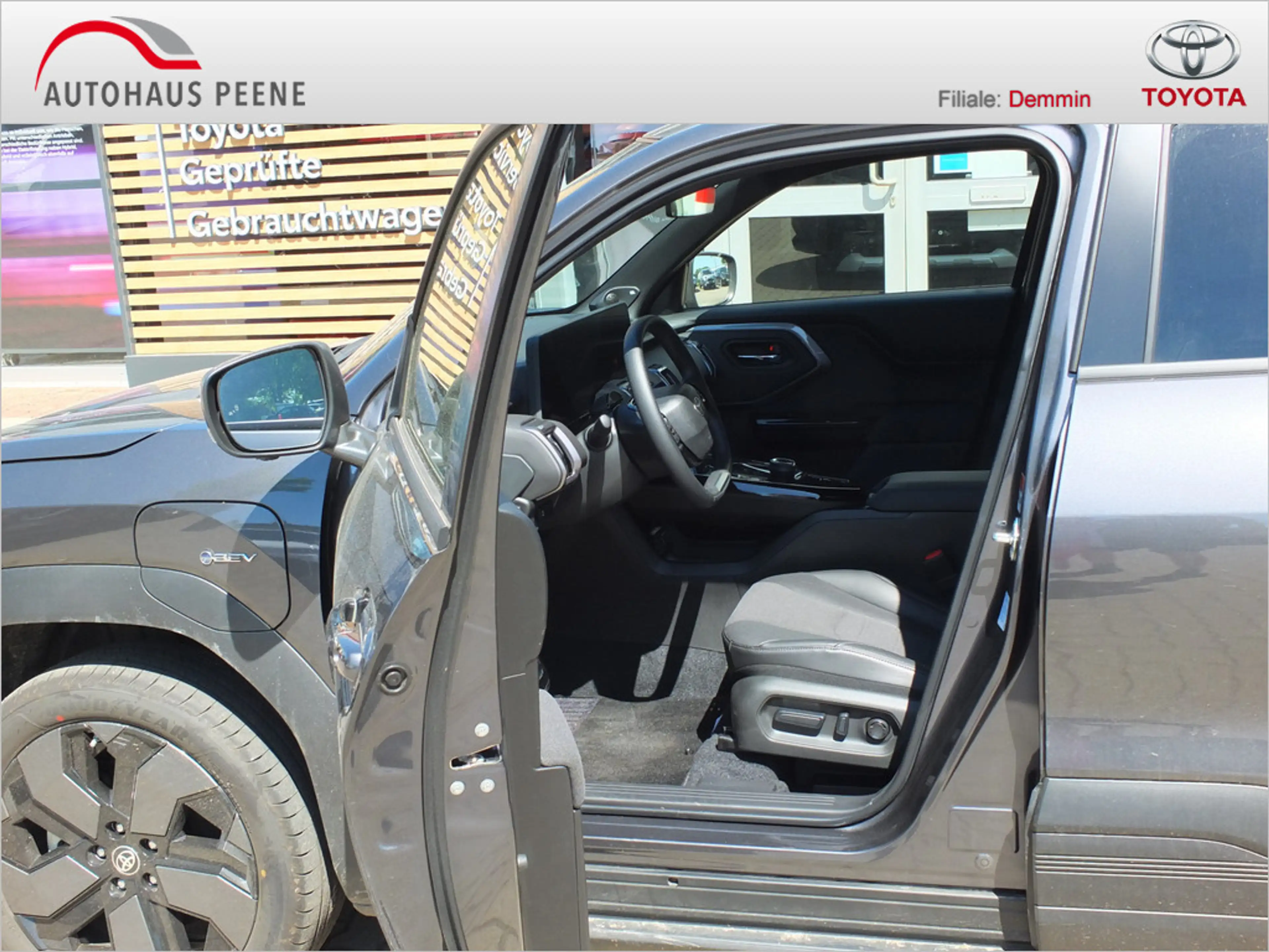 Toyota Urban Cruiser 128 kW FWD Lounge — photo 13