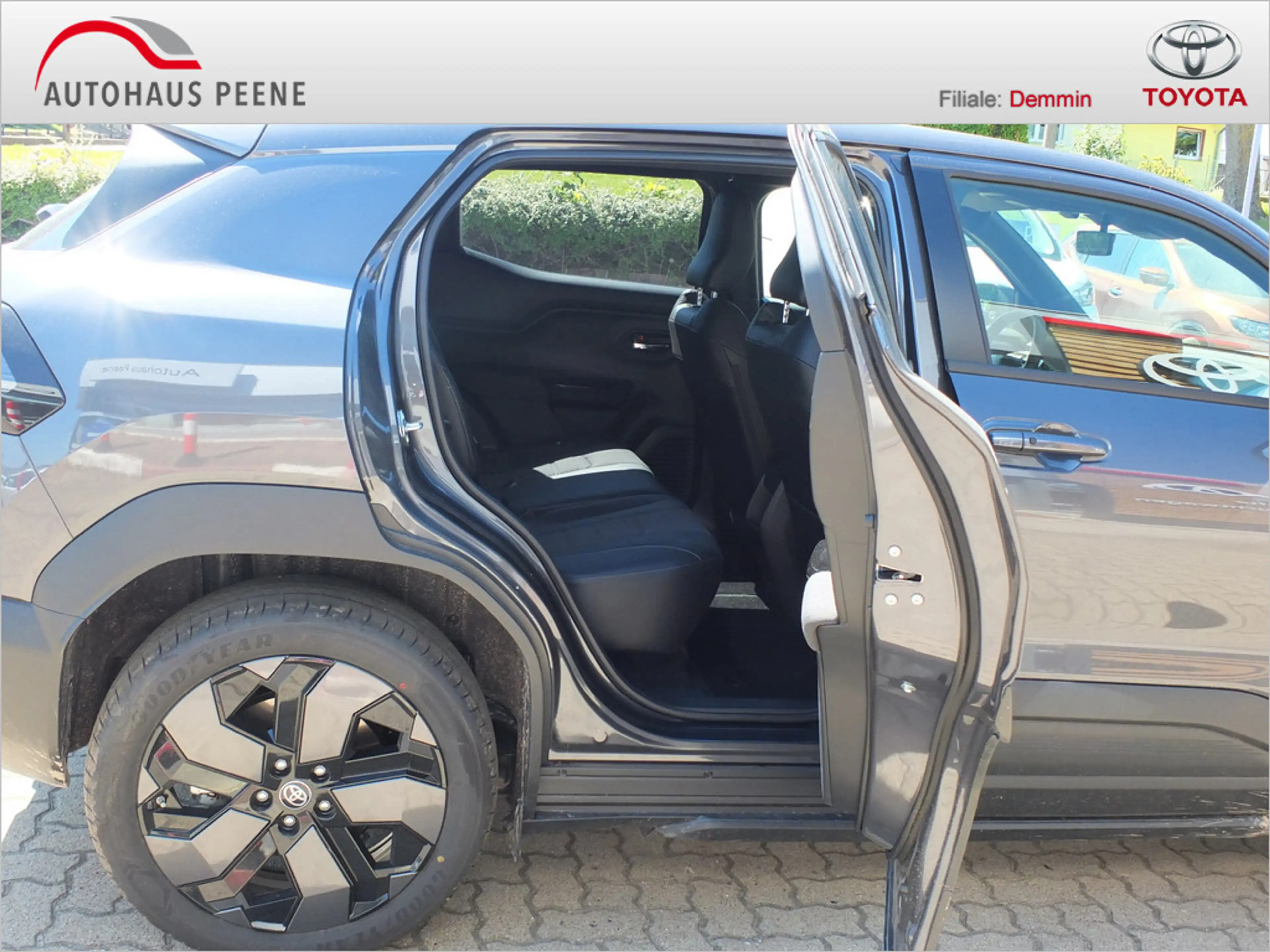 Toyota Urban Cruiser 128 kW FWD Lounge — photo 8