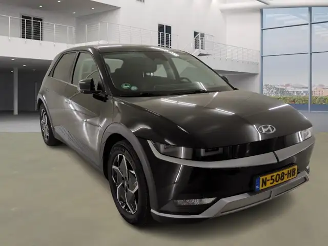 Hyundai Ioniq 5 view 3