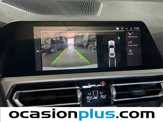 BMW 4 Series view 9