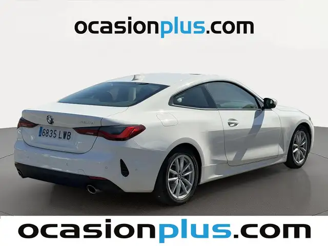 BMW 4 Series view 4