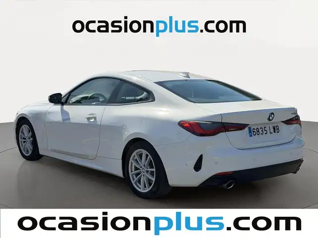 BMW 4 Series view 3