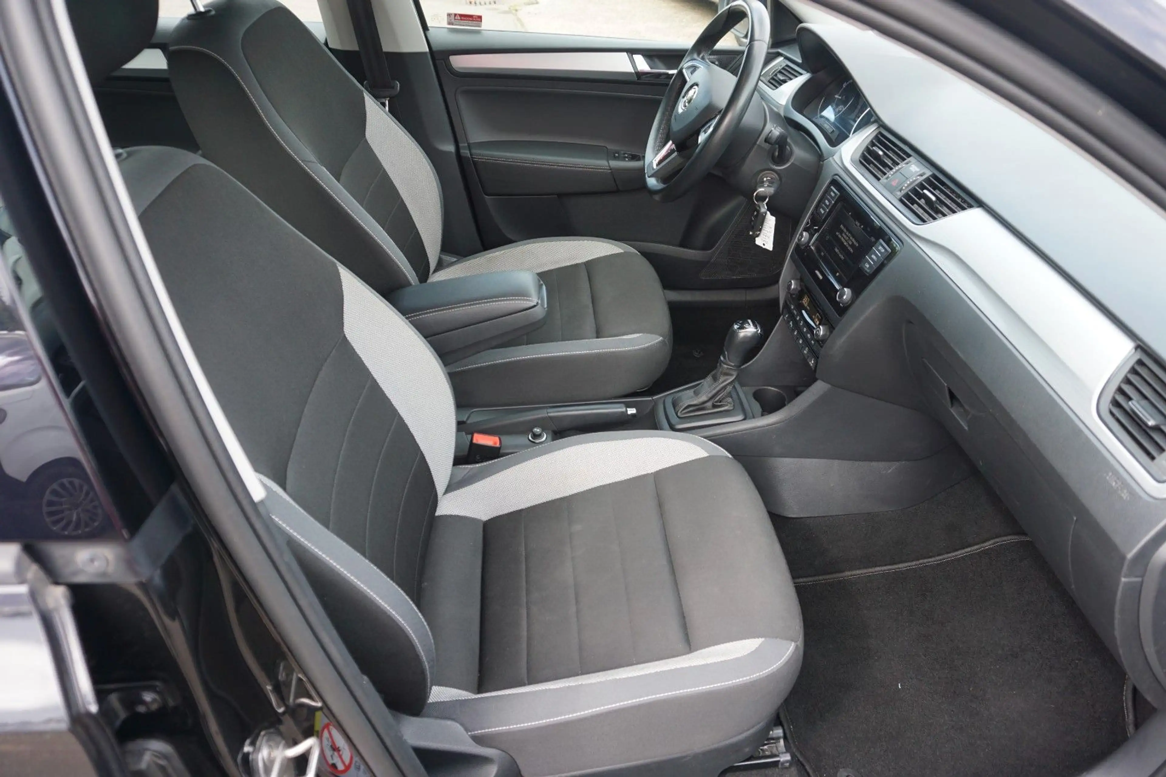 Skoda Rapid/Spaceback Spaceback Ambition — photo 12