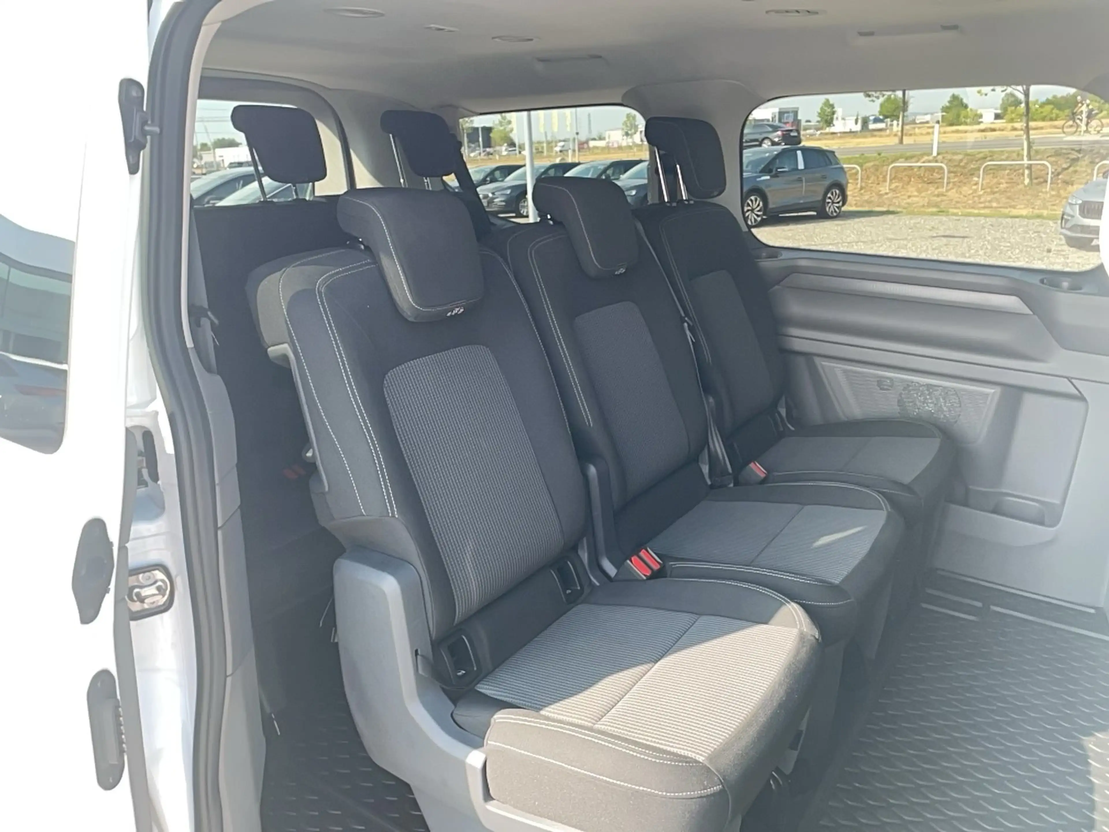 Volkswagen T7 Caravelle VW T7 Caravelle TDI — photo 12