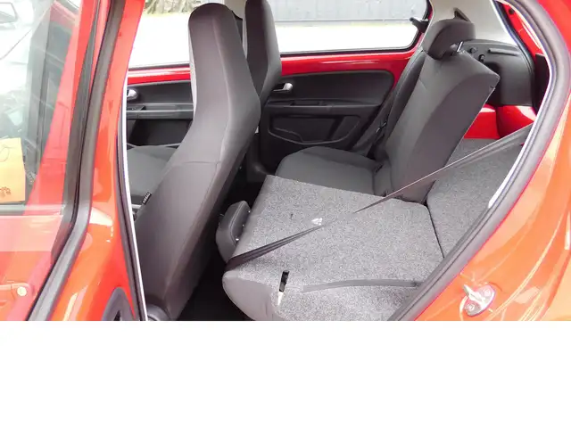 Volkswagen up! view 13