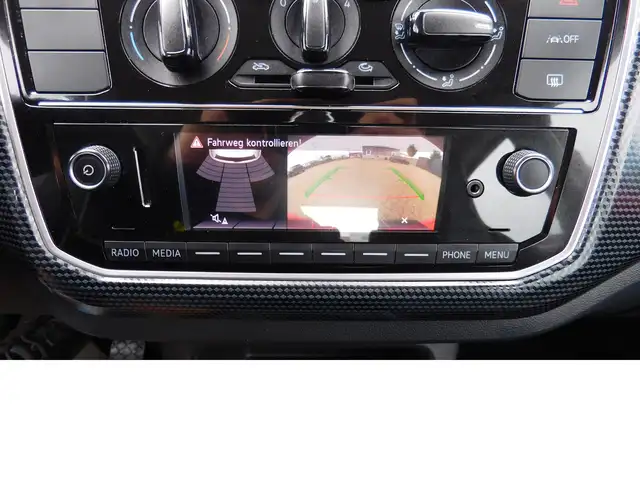 Volkswagen up! view 6