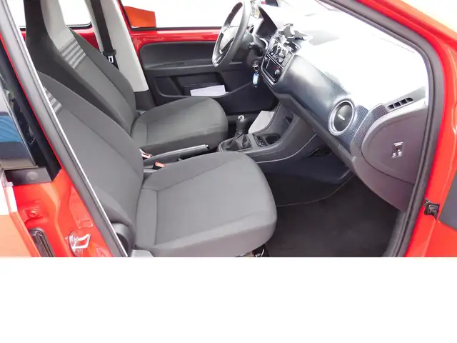 Volkswagen up! view 11