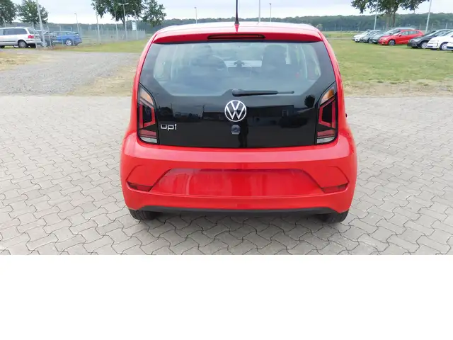Volkswagen up! view 4
