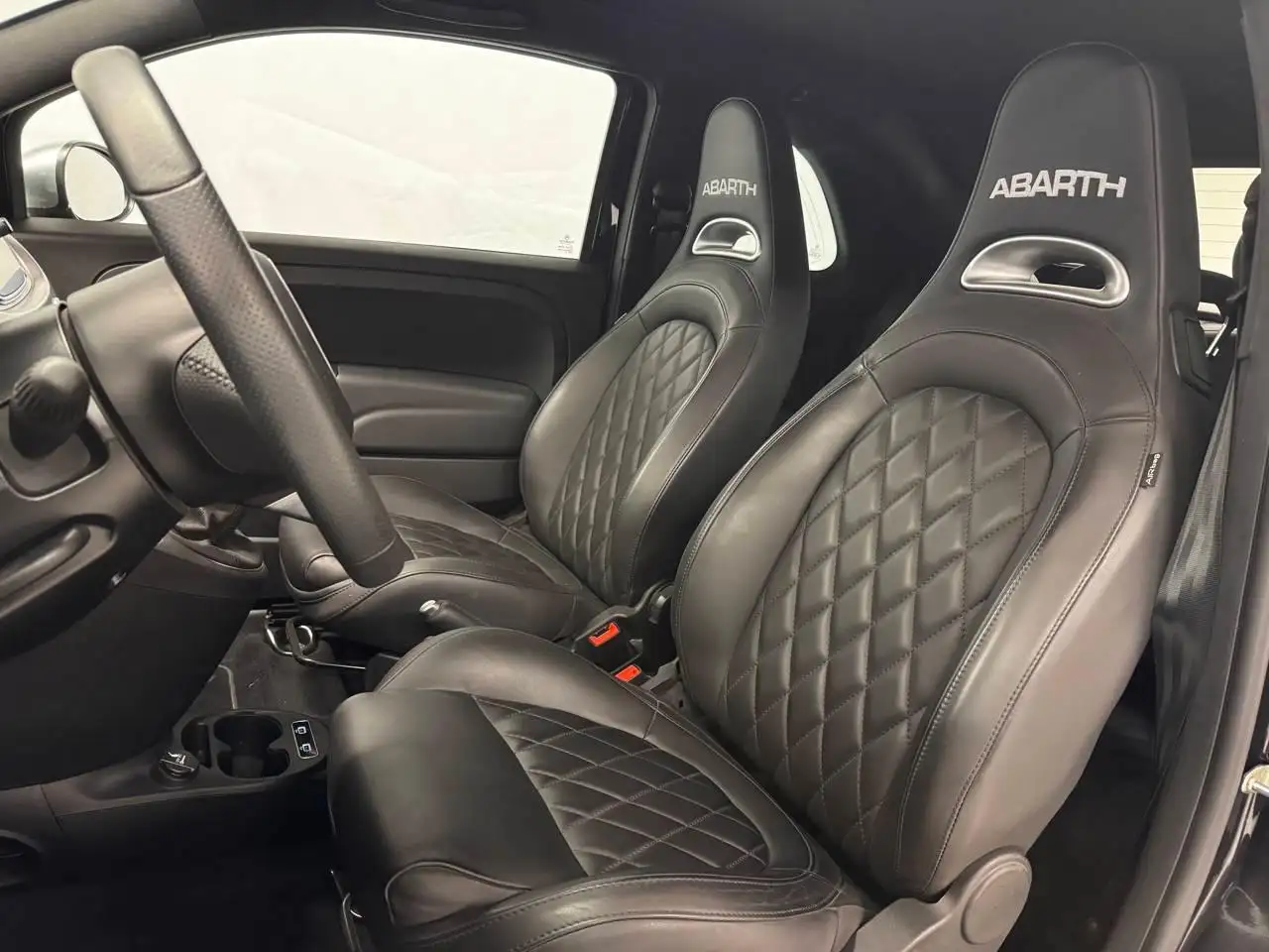 Abarth 595 2021 — фото 12