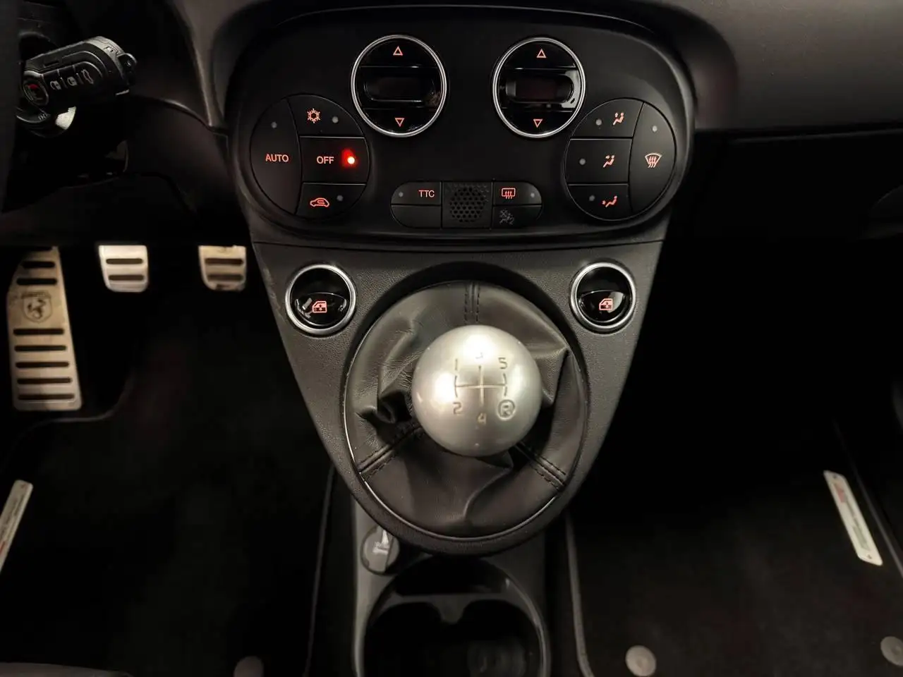 Abarth 595 2021 — фото 15